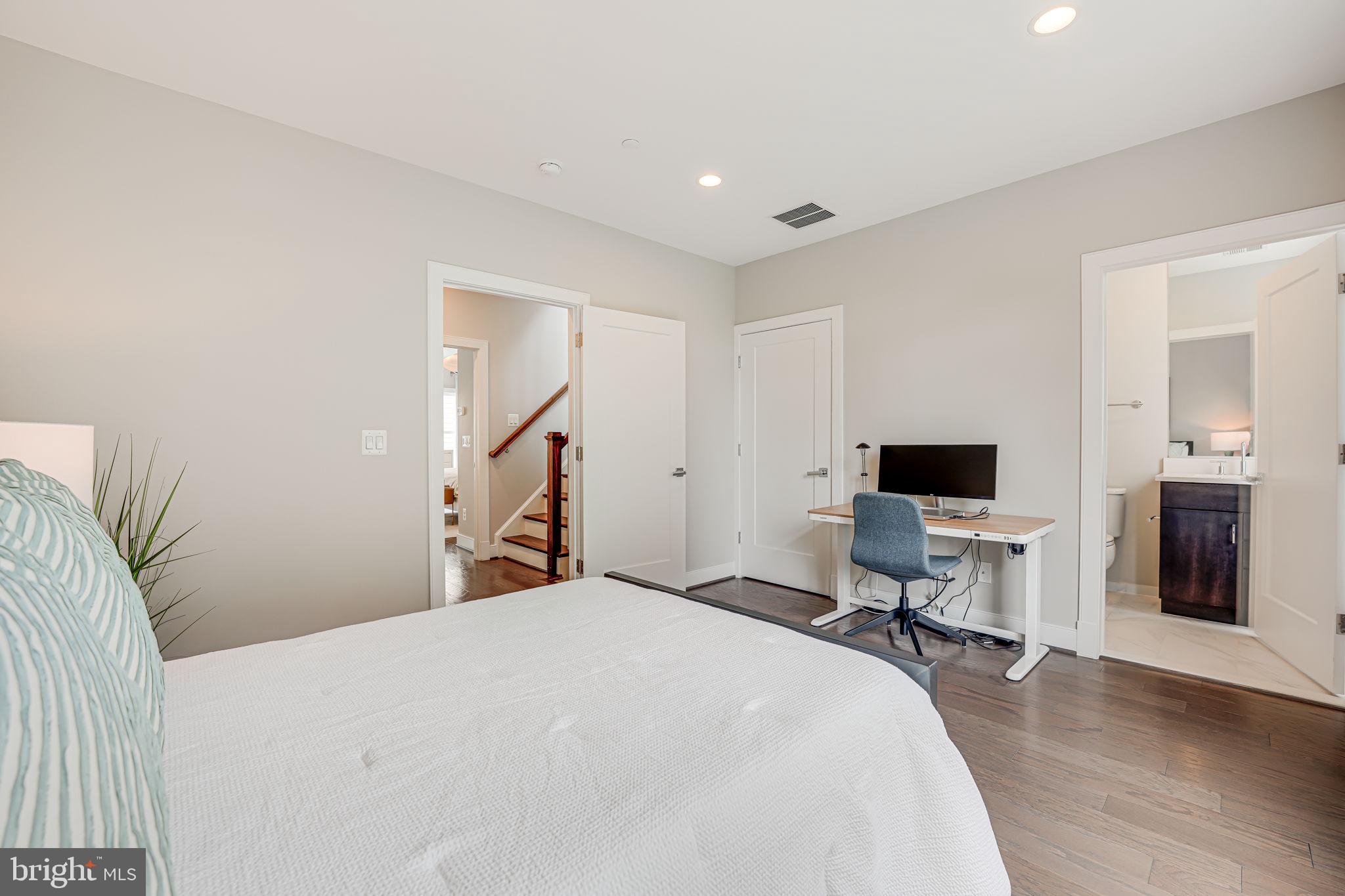 ROSSLYN - Residential