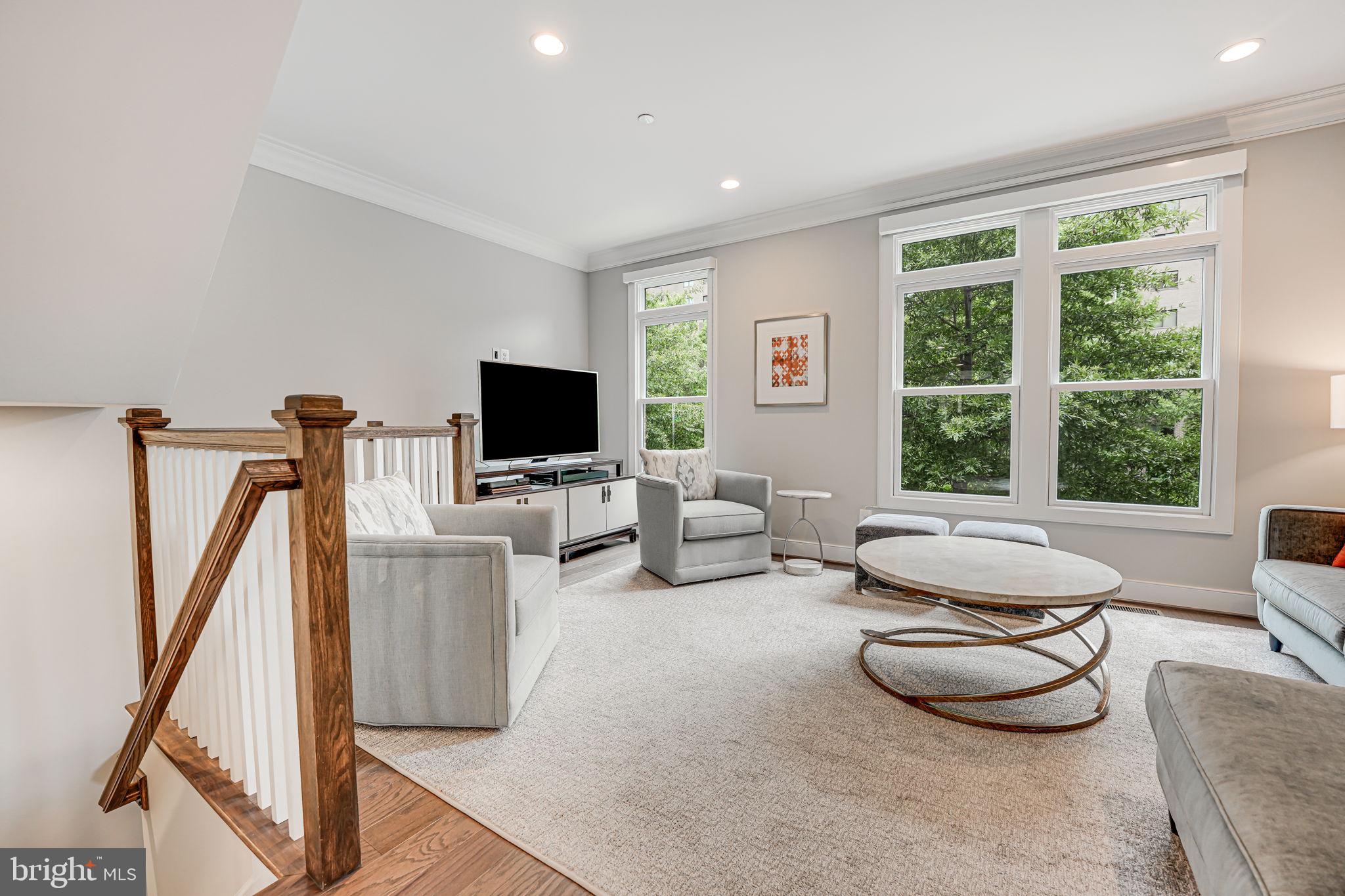 ROSSLYN - Residential