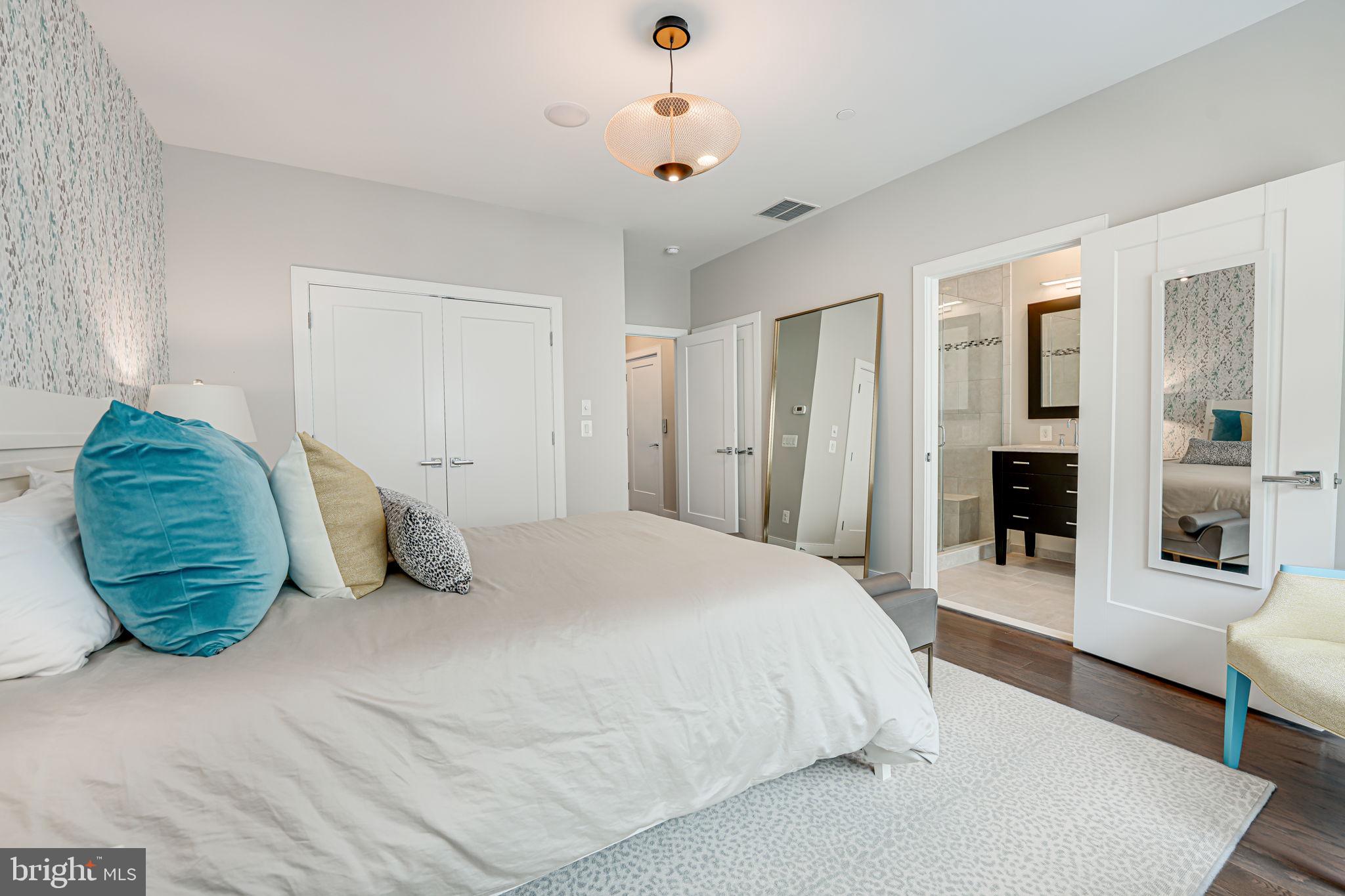 ROSSLYN - Residential