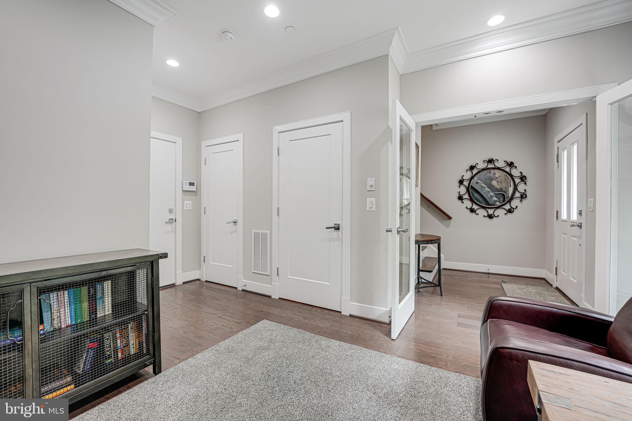 ROSSLYN - Residential