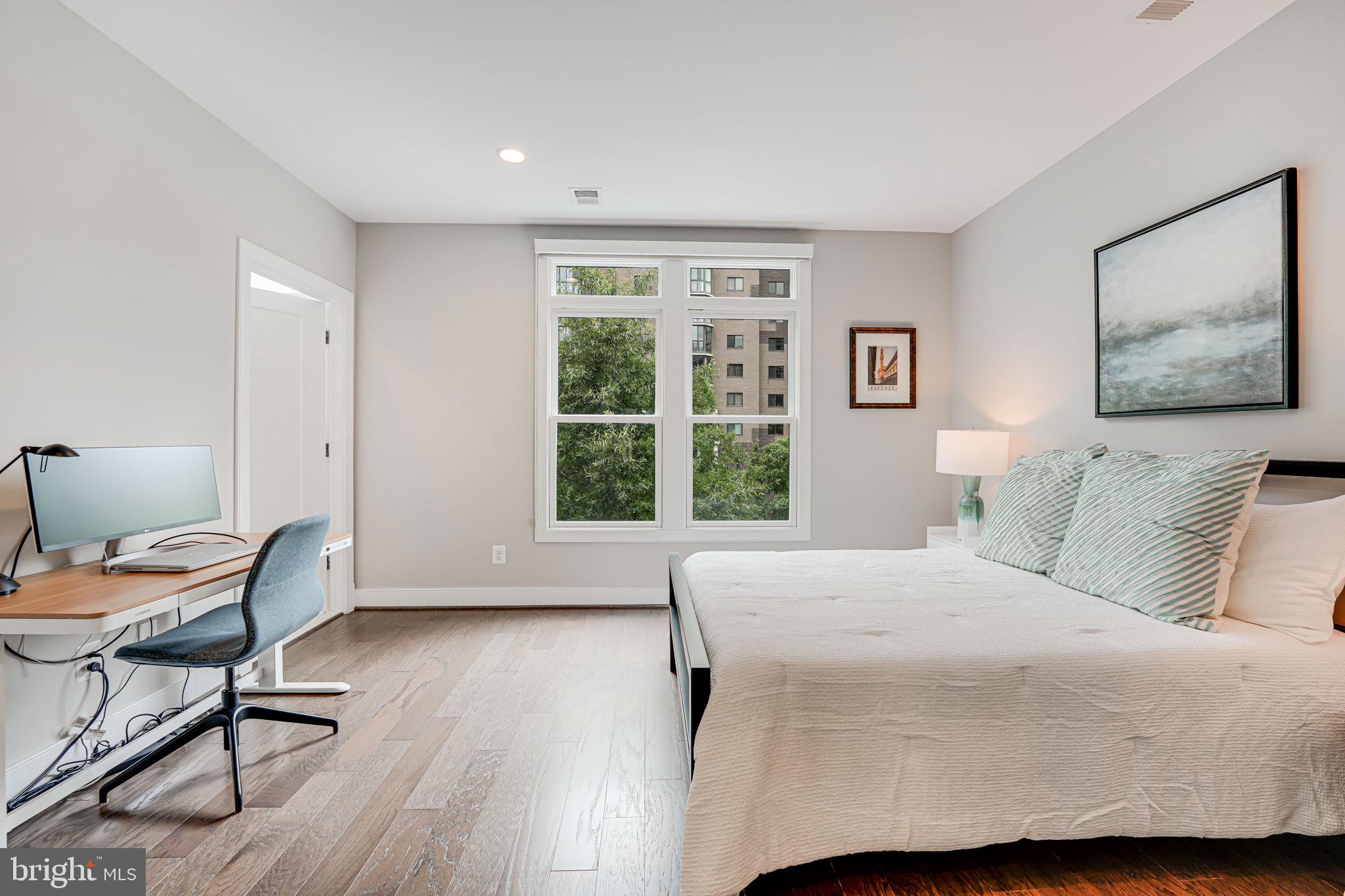 ROSSLYN - Residential