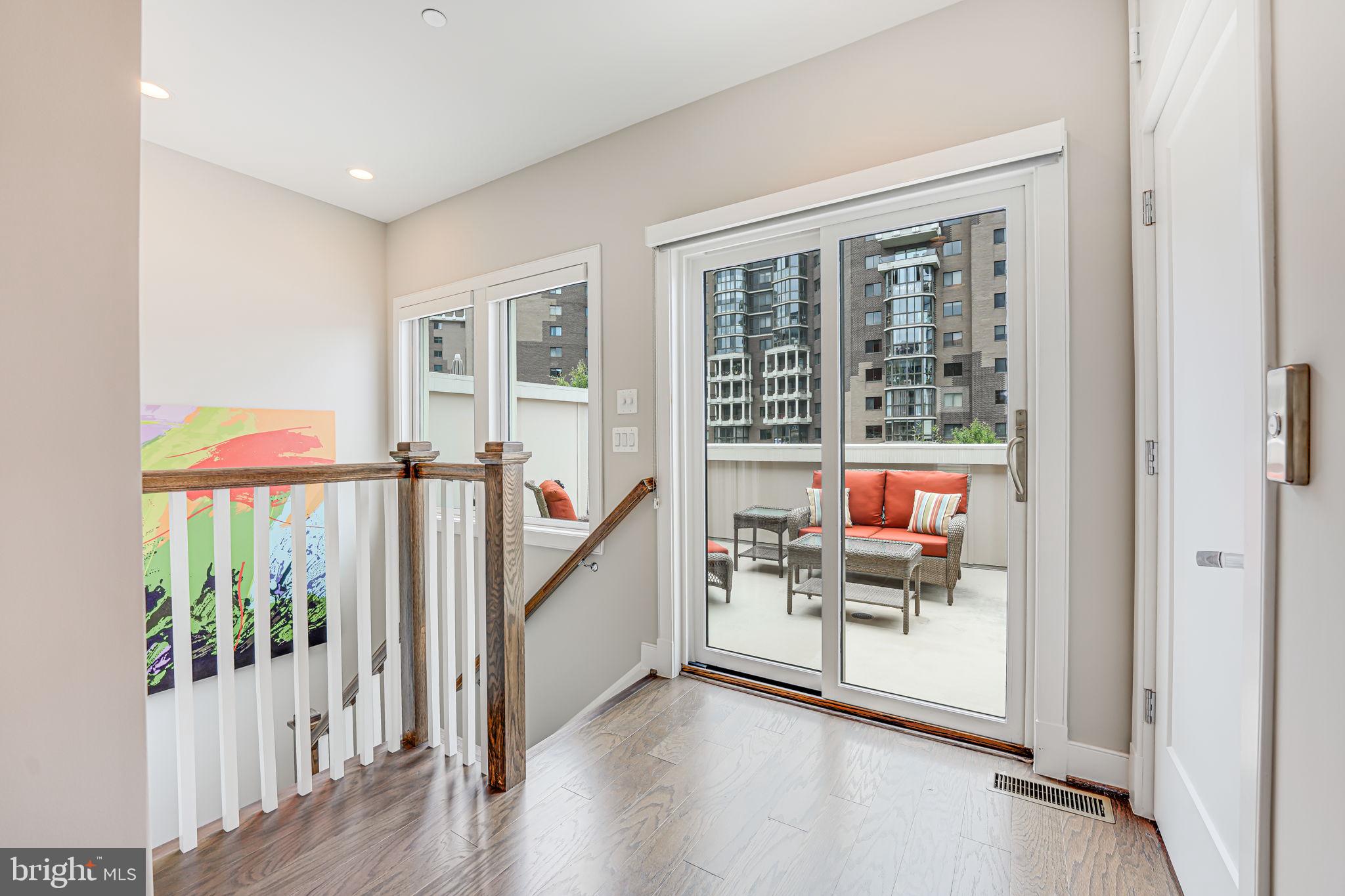 ROSSLYN - Residential