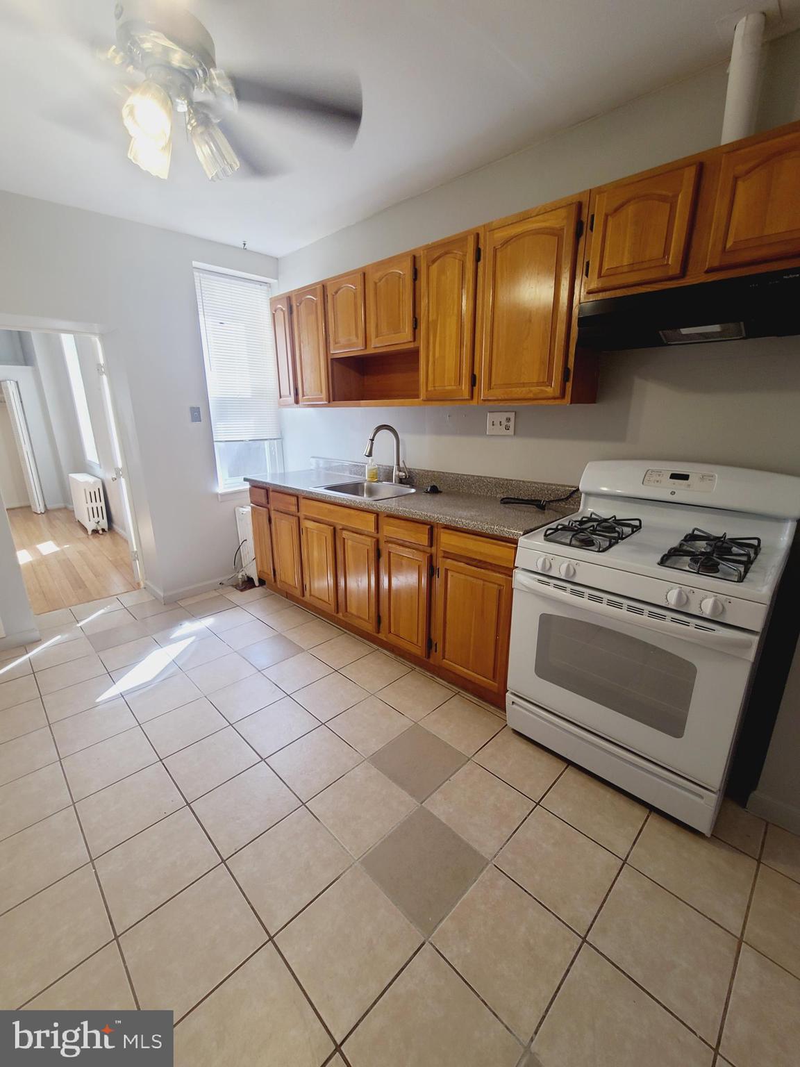 SOUTH STREET - Commercial Sale