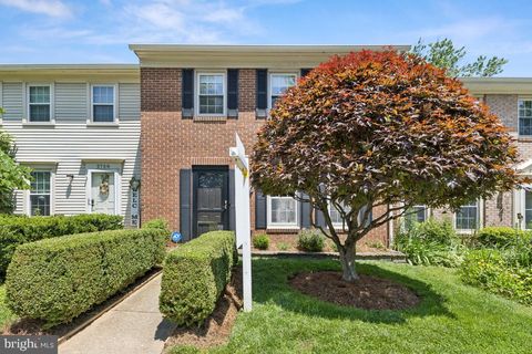 2756 KNOLLSIDE LANE VIENNA VA 22180