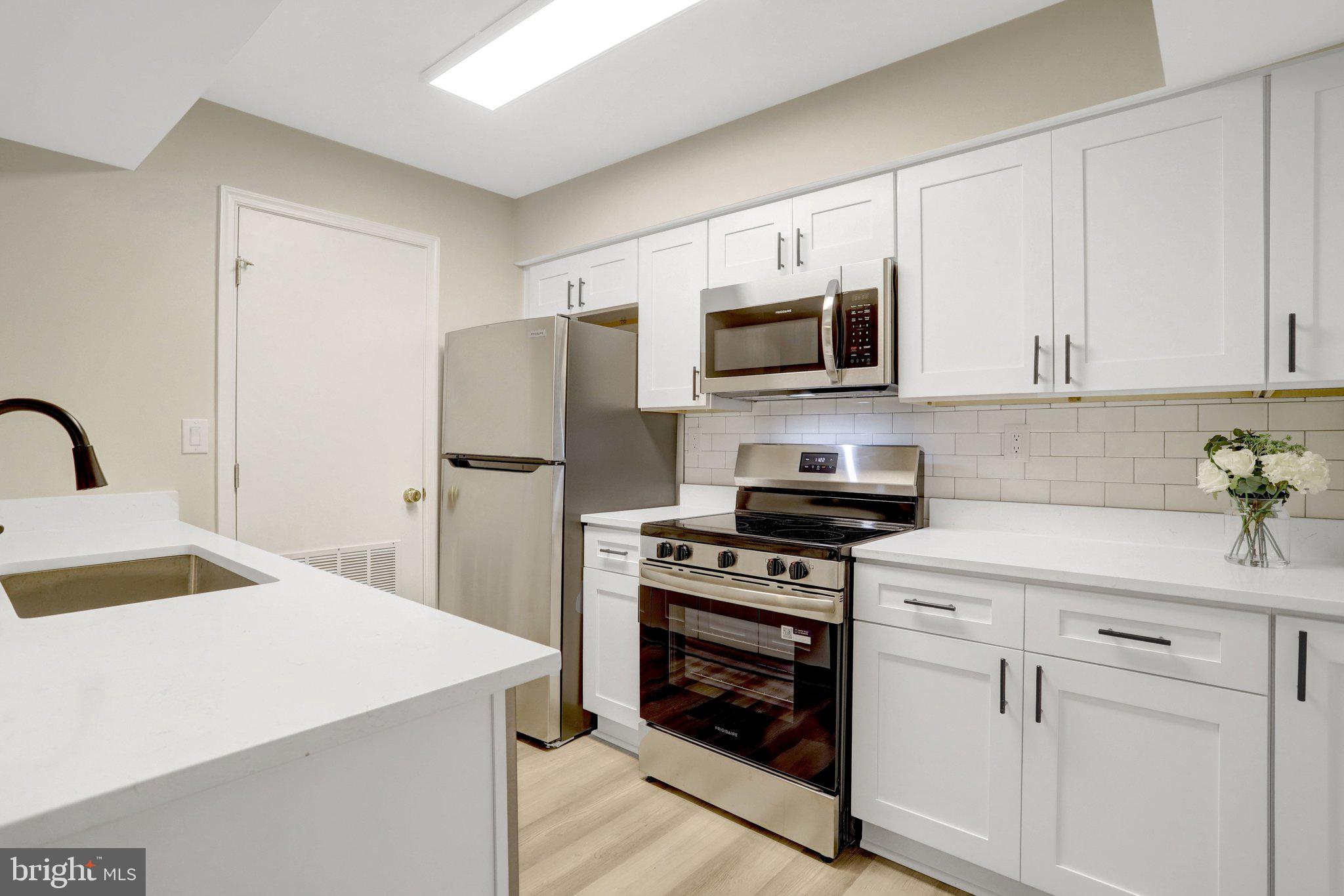 WATERS EDGE - Residential