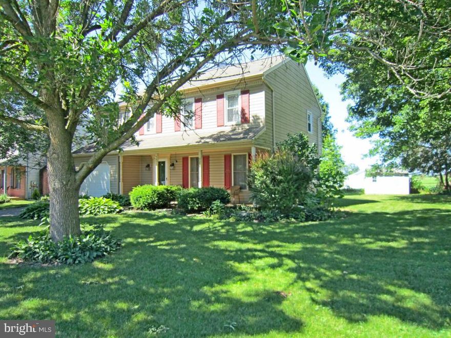 Relax on the over sized deck with a farmland view.  Great location close to schools, shopping, and highways.  Large 2 story family room with wood burning fireplace, formal dining room, 4 bedrooms, 2.5 baths. Master suite with 2 walk in closets, vaulted ceiling, and skylight.