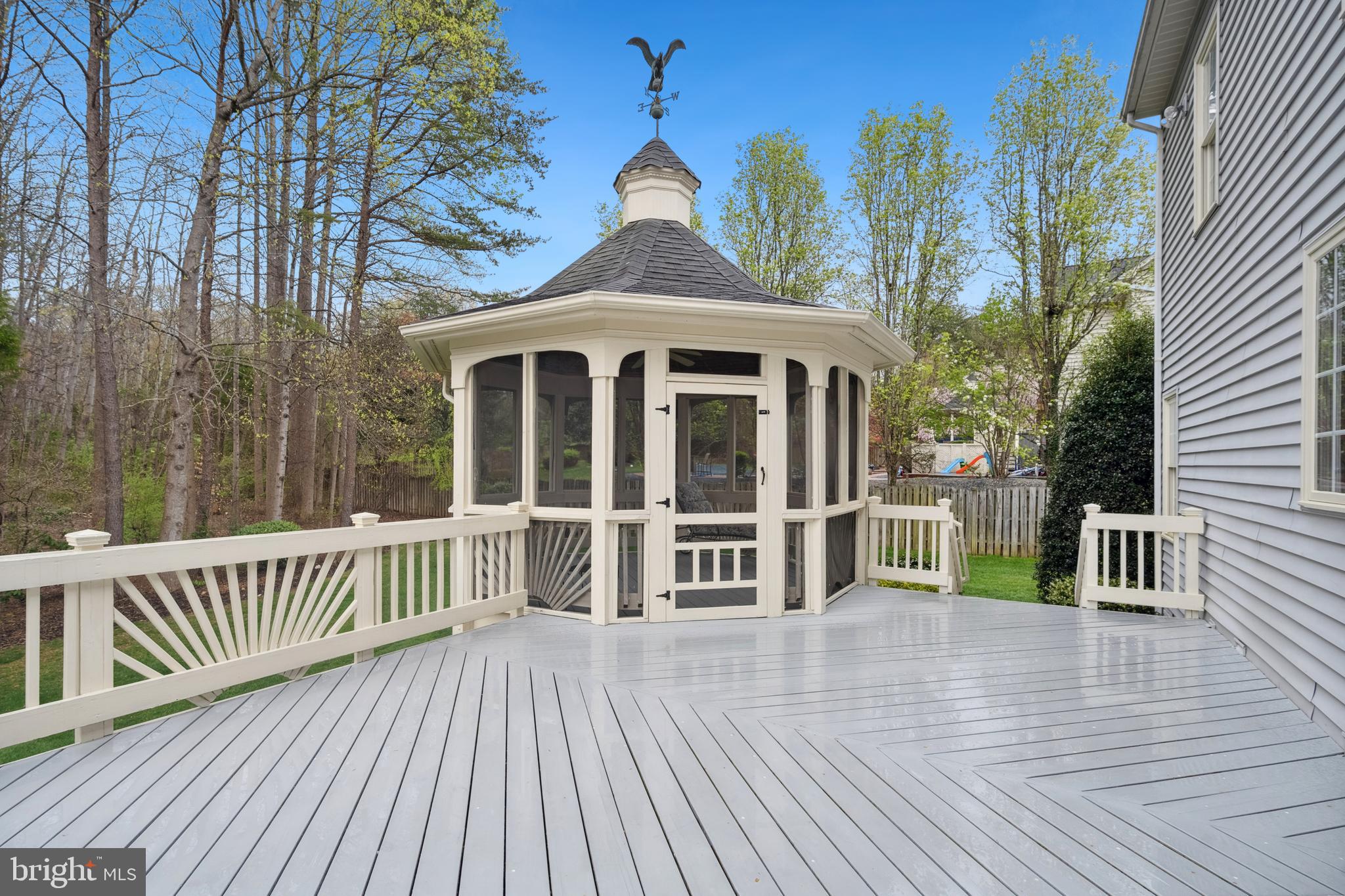 MEADOWBROOK WOODS - Residential