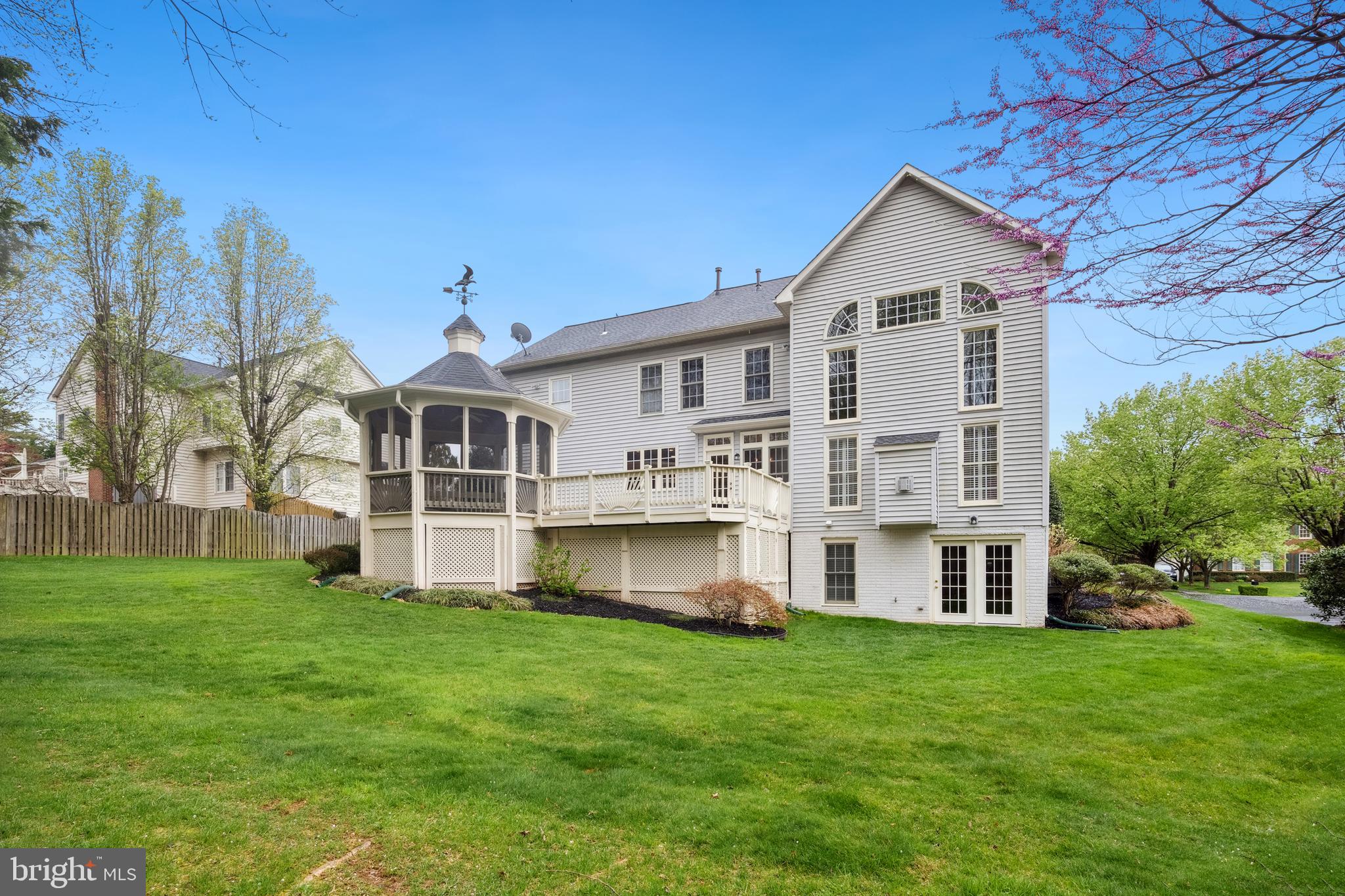 MEADOWBROOK WOODS - Residential