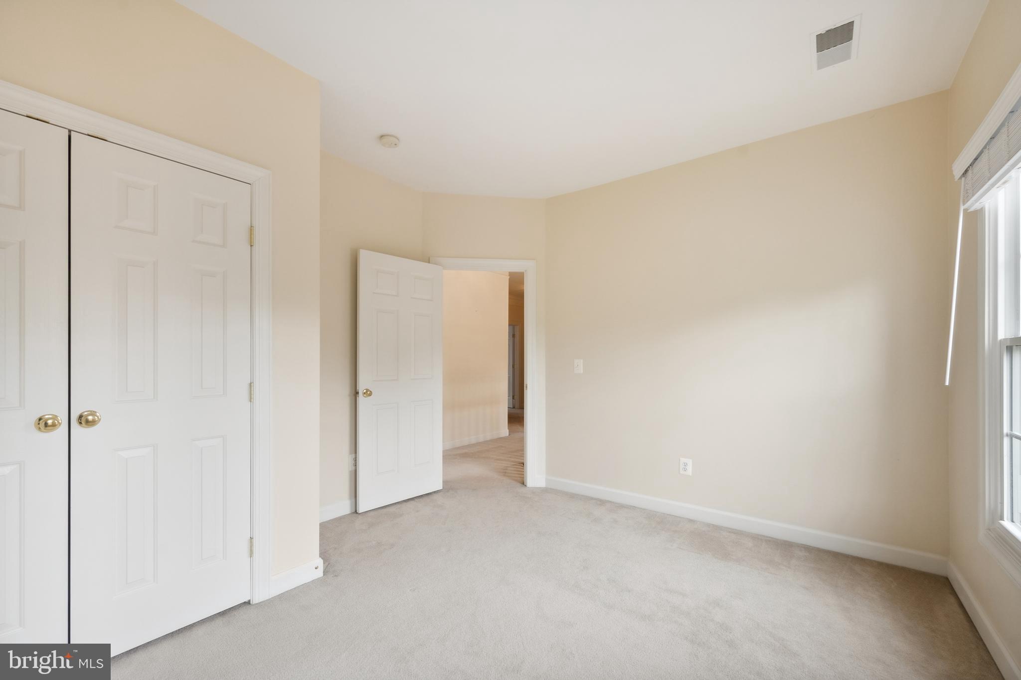 MEADOWBROOK WOODS - Residential