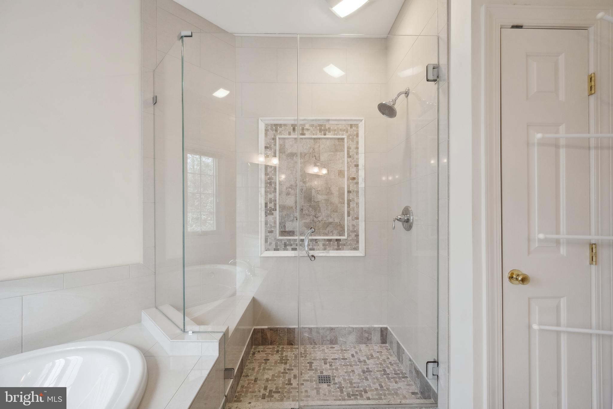 MEADOWBROOK WOODS - Residential