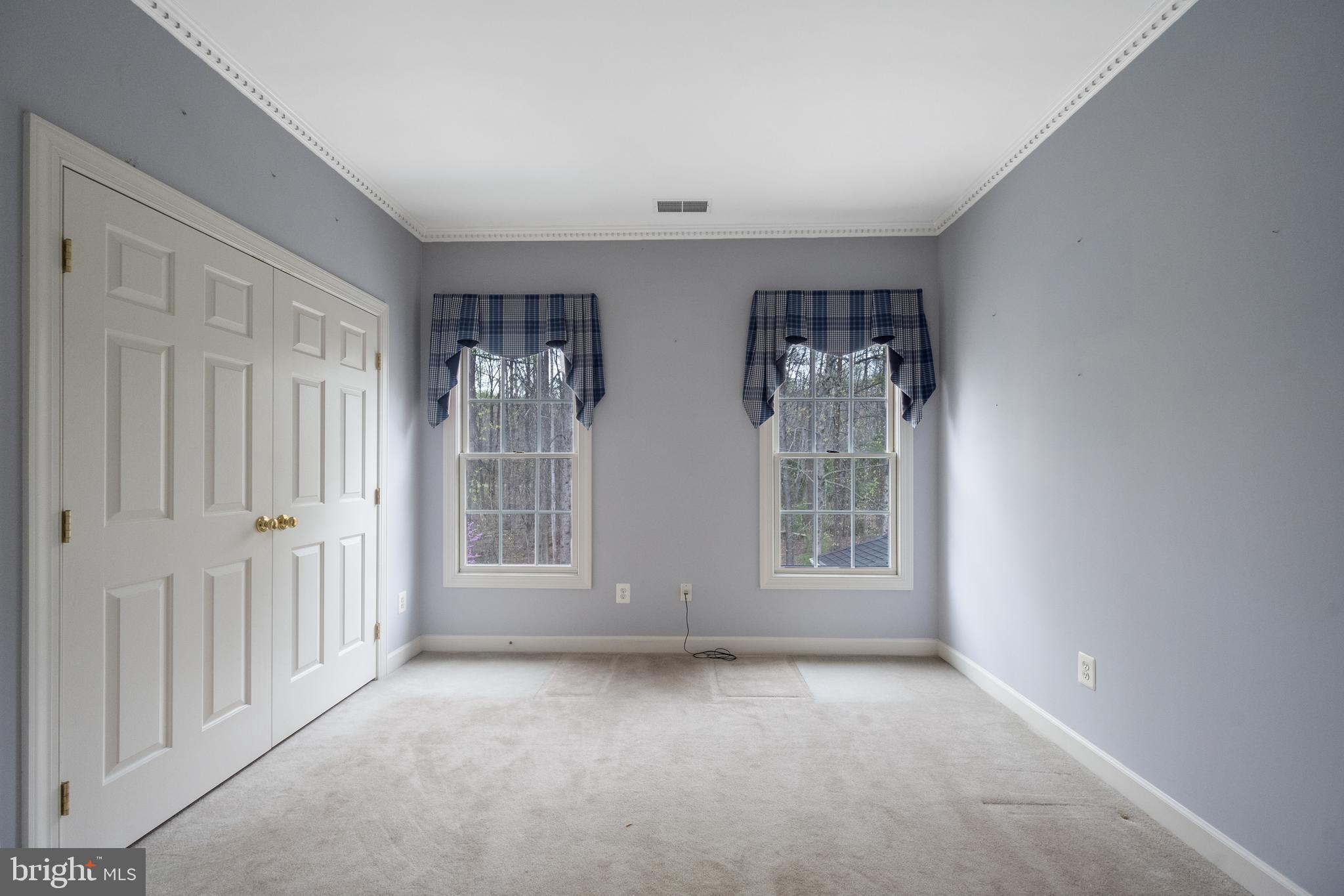 MEADOWBROOK WOODS - Residential