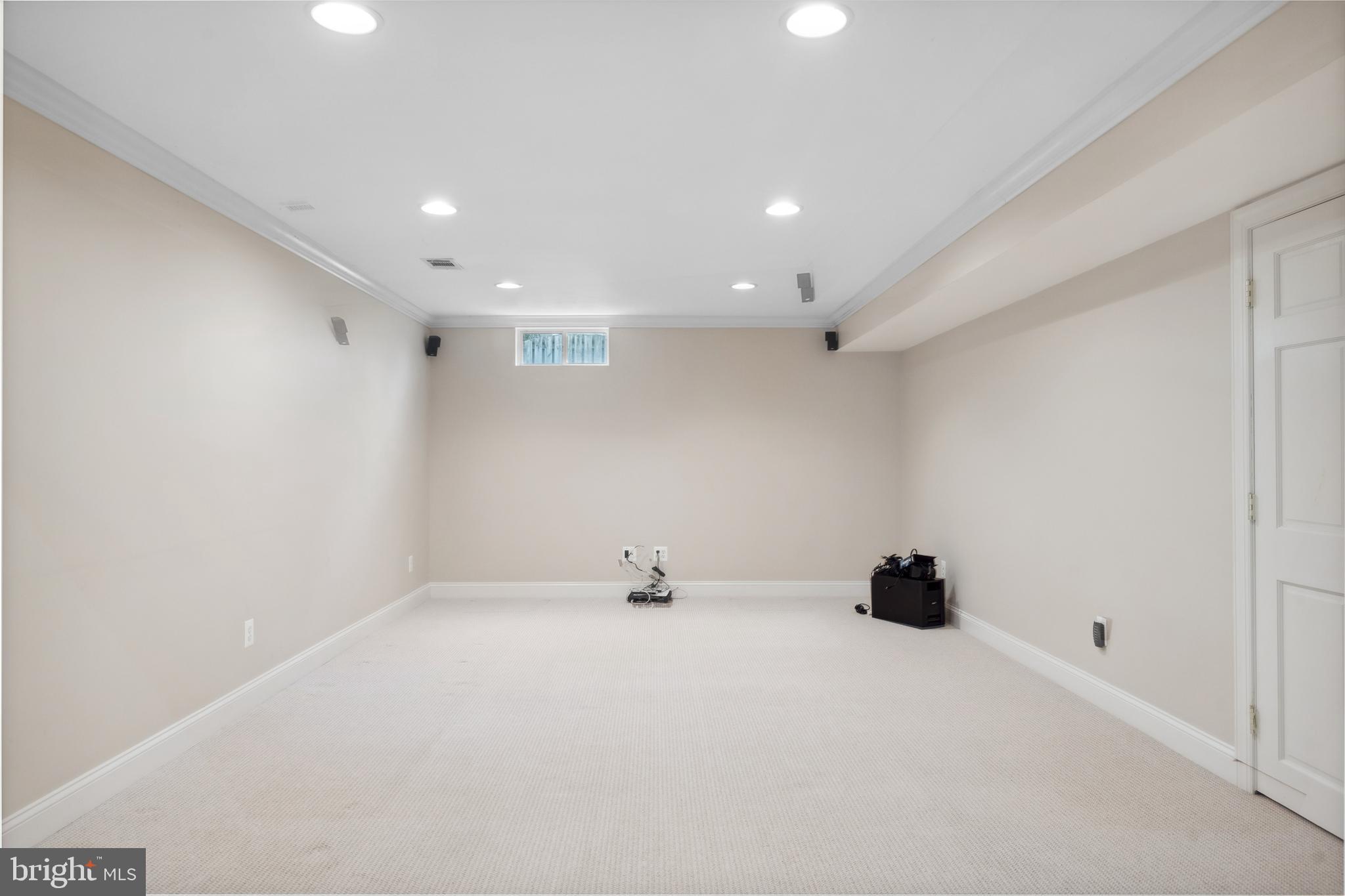 MEADOWBROOK WOODS - Residential