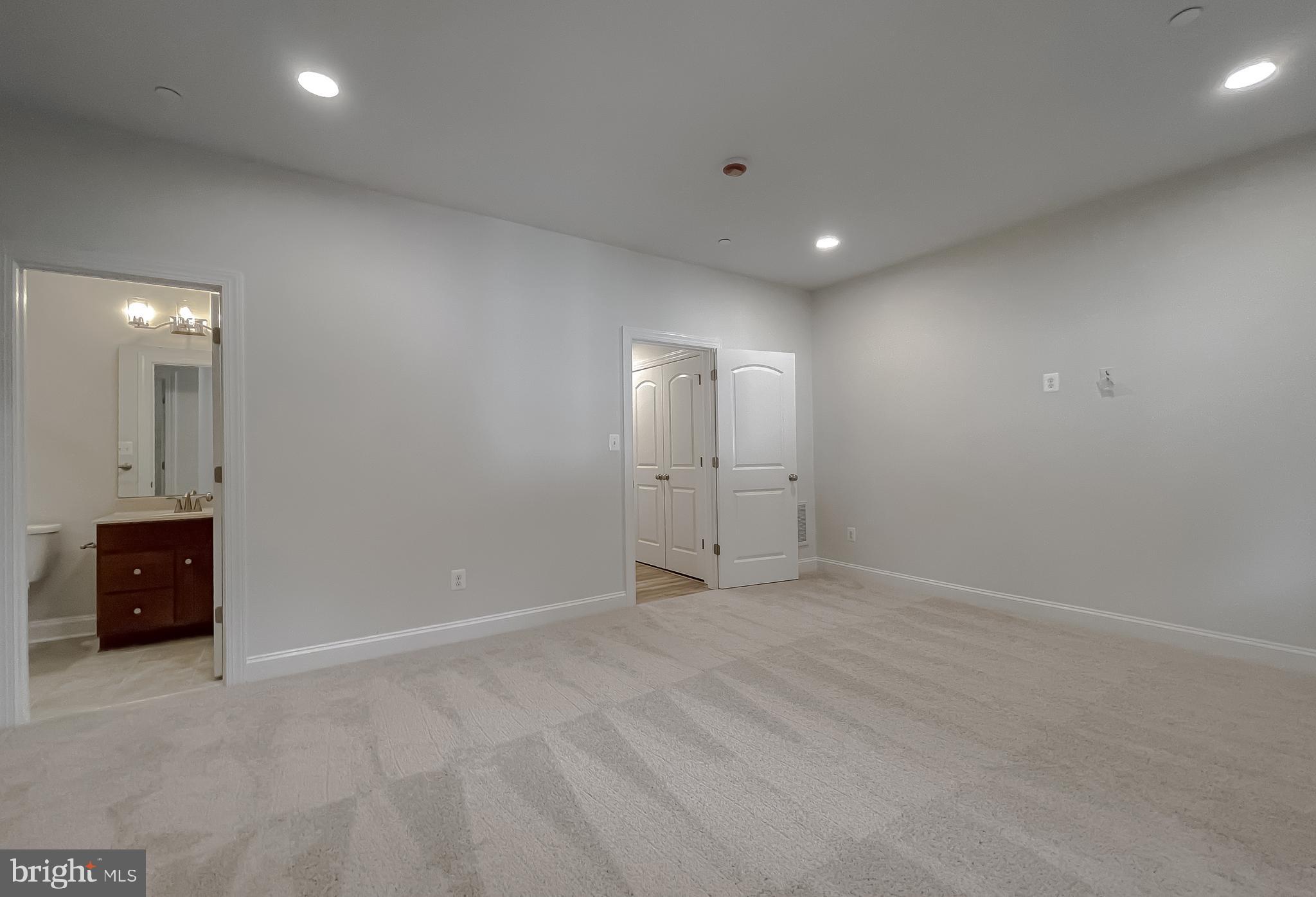 MEADOWS AT TOWN RUN II - Residential