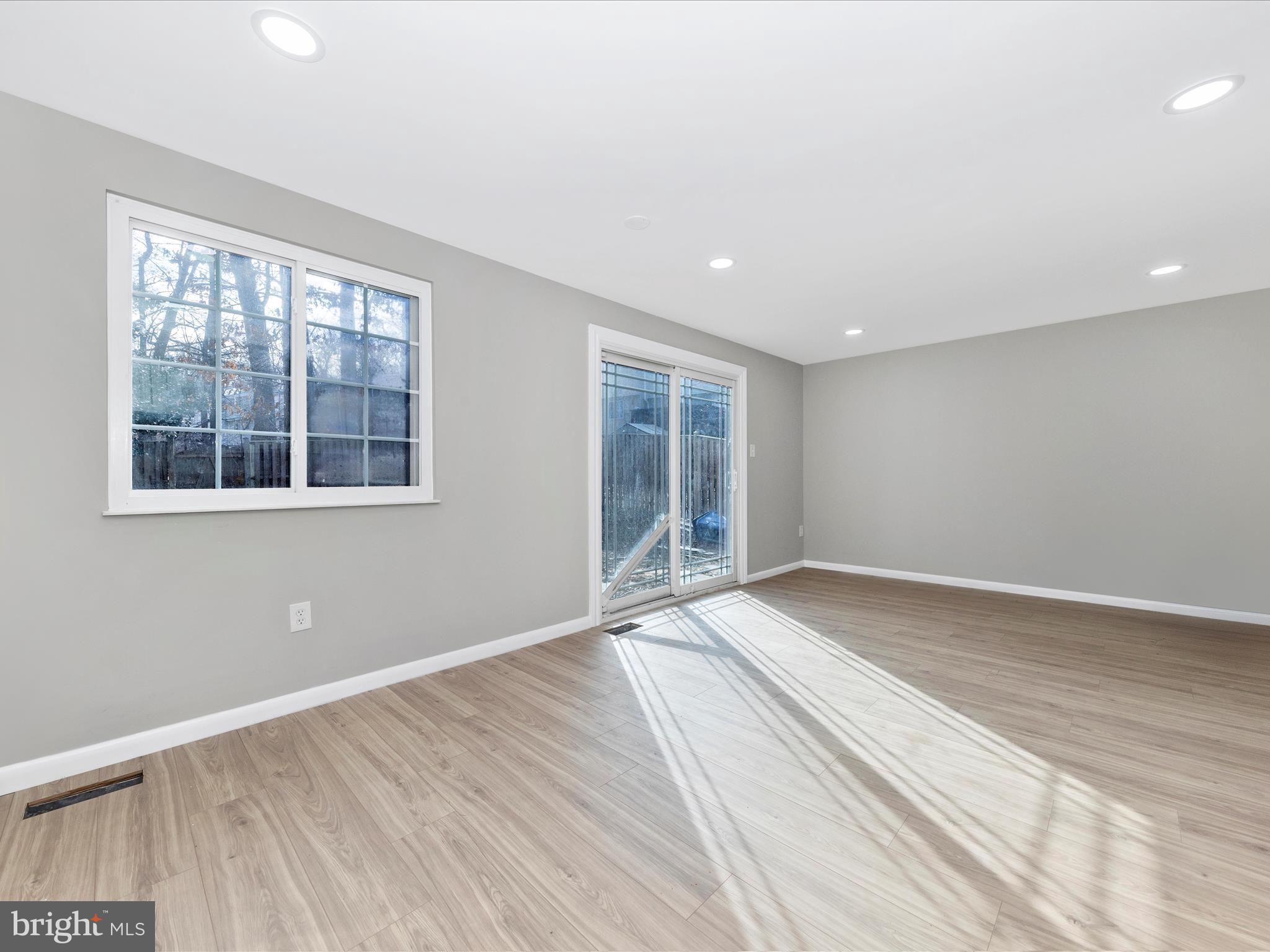 CHARLENE - Residential