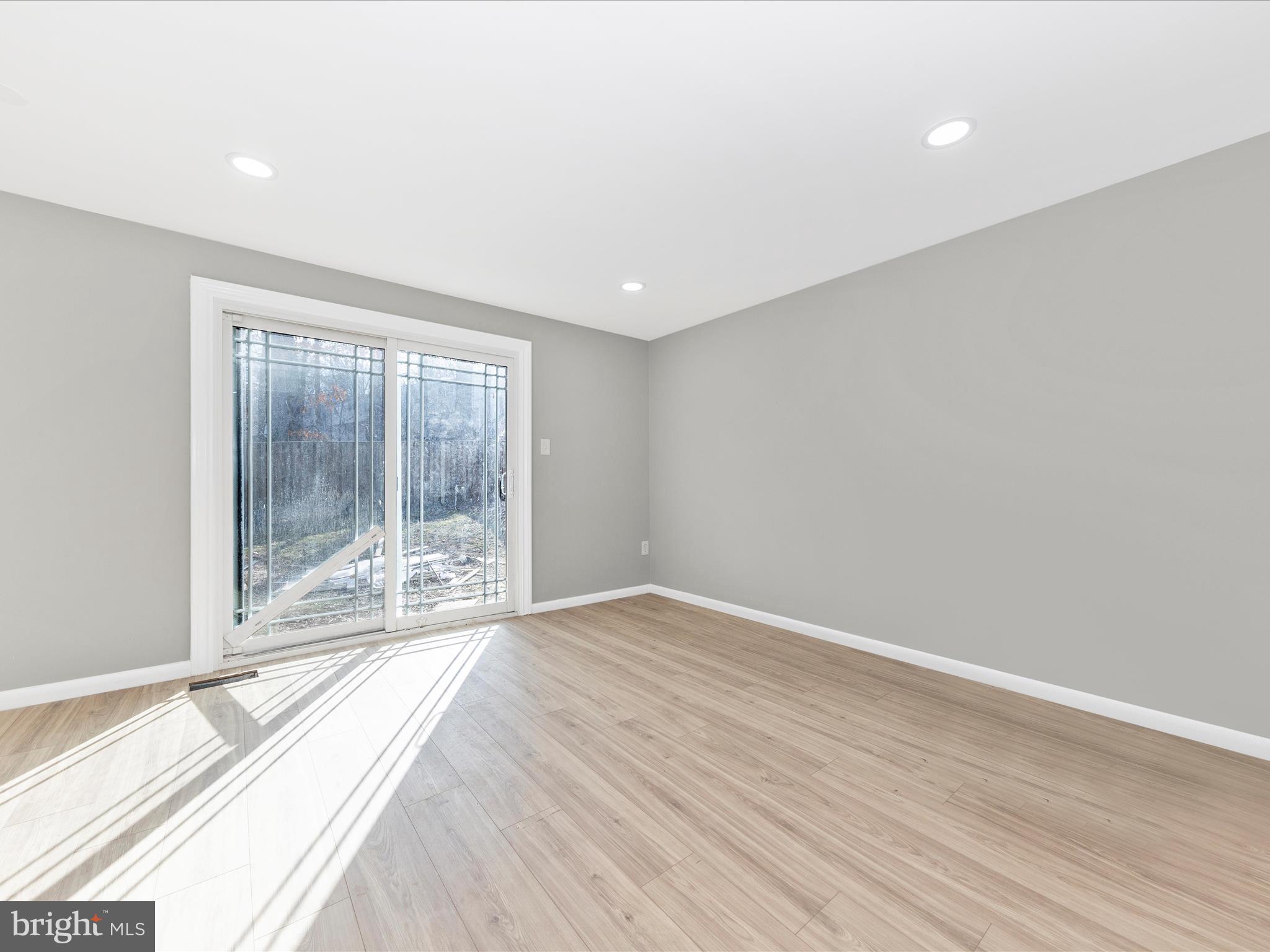 CHARLENE - Residential