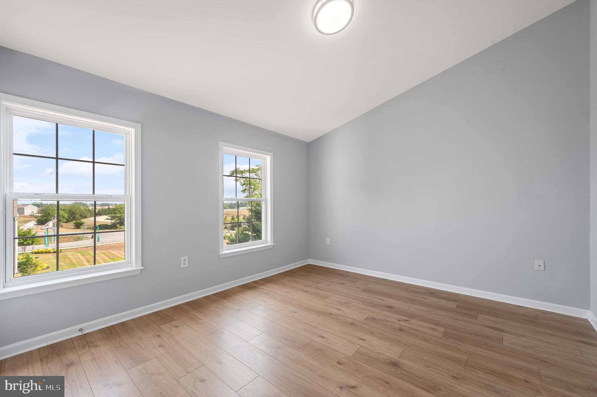 COUNTY GREEN - Residential