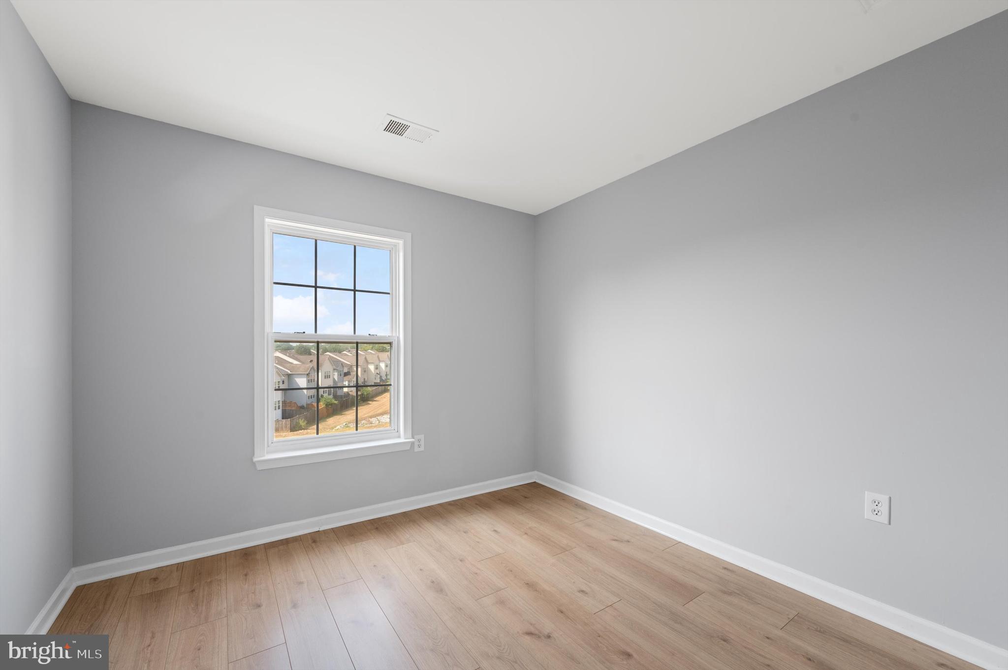 COUNTY GREEN - Residential