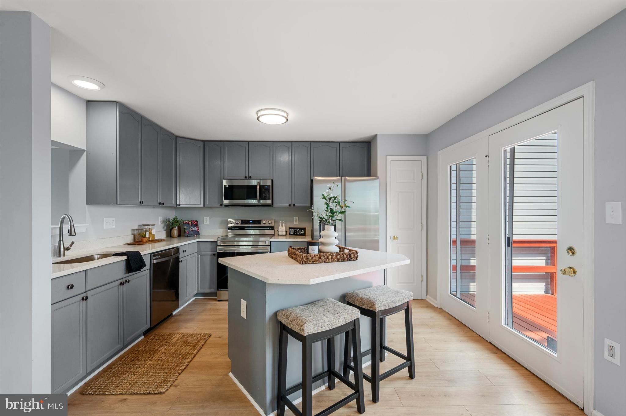 COUNTY GREEN - Residential