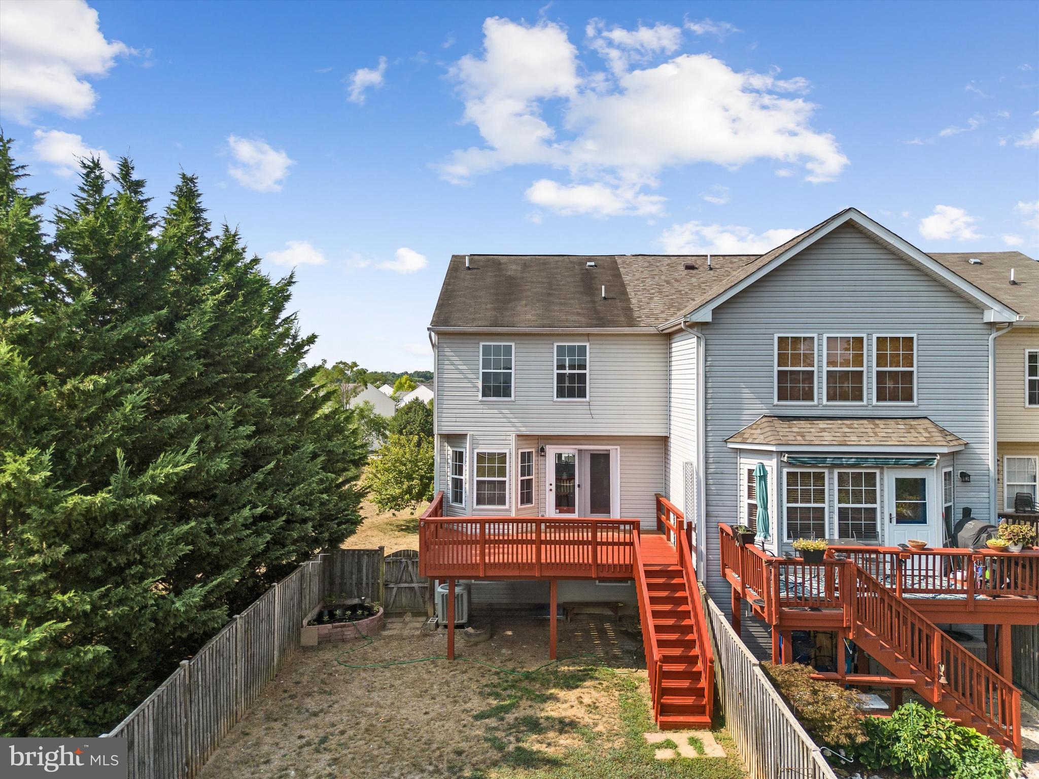 COUNTY GREEN - Residential