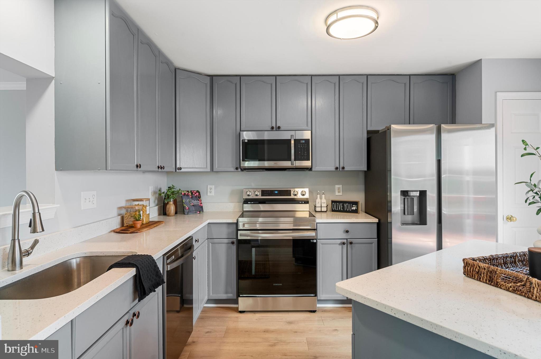 COUNTY GREEN - Residential