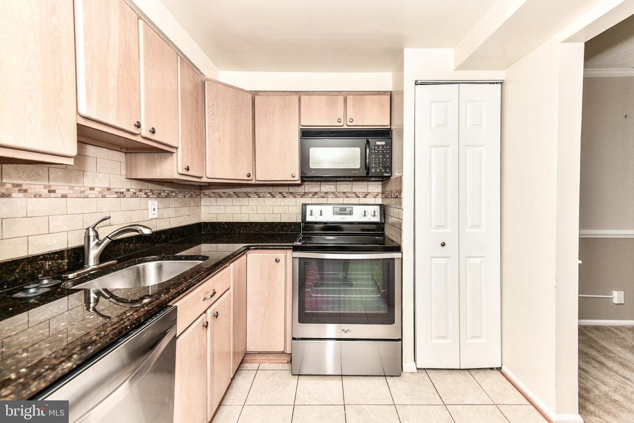 COLONIES AT MCLEAN - Residential Lease