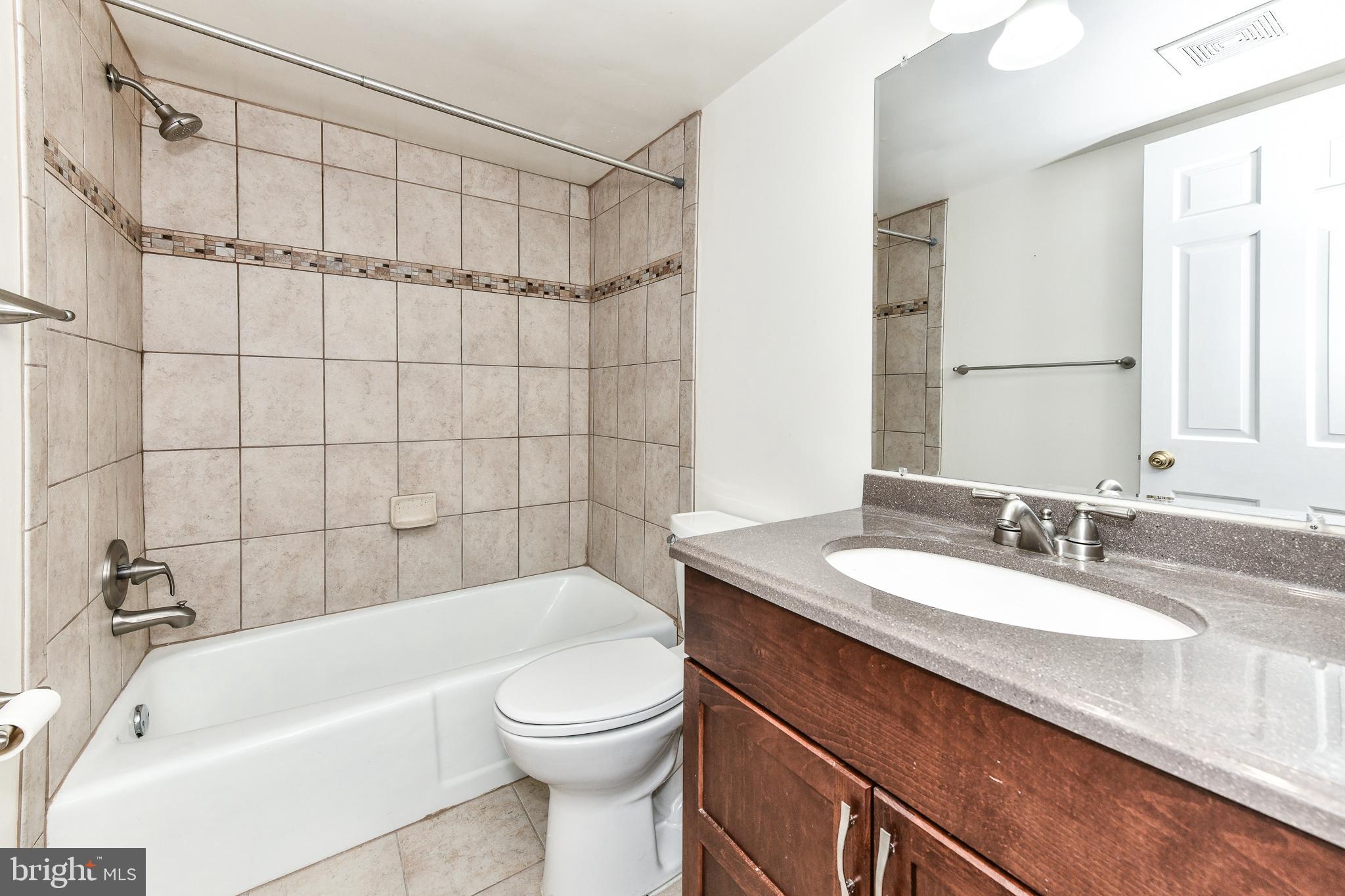 COLONIES AT MCLEAN - Residential Lease