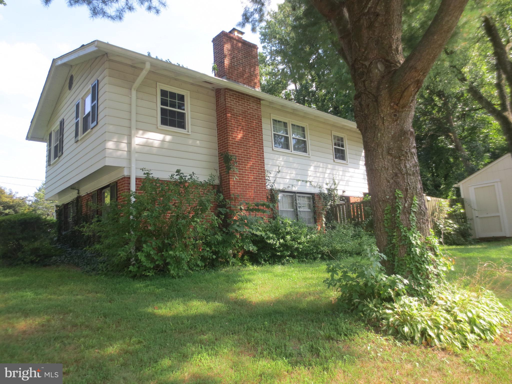 MOSBY WOODS - Residential Lease