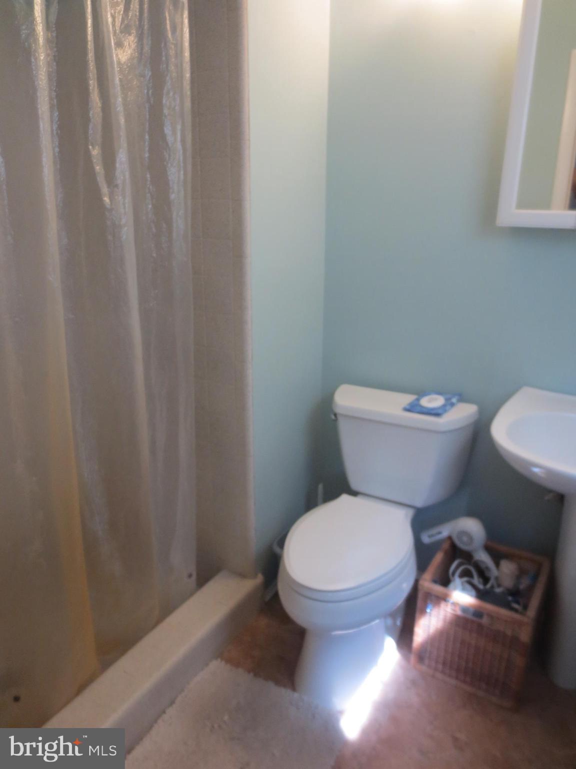 MOSBY WOODS - Residential Lease