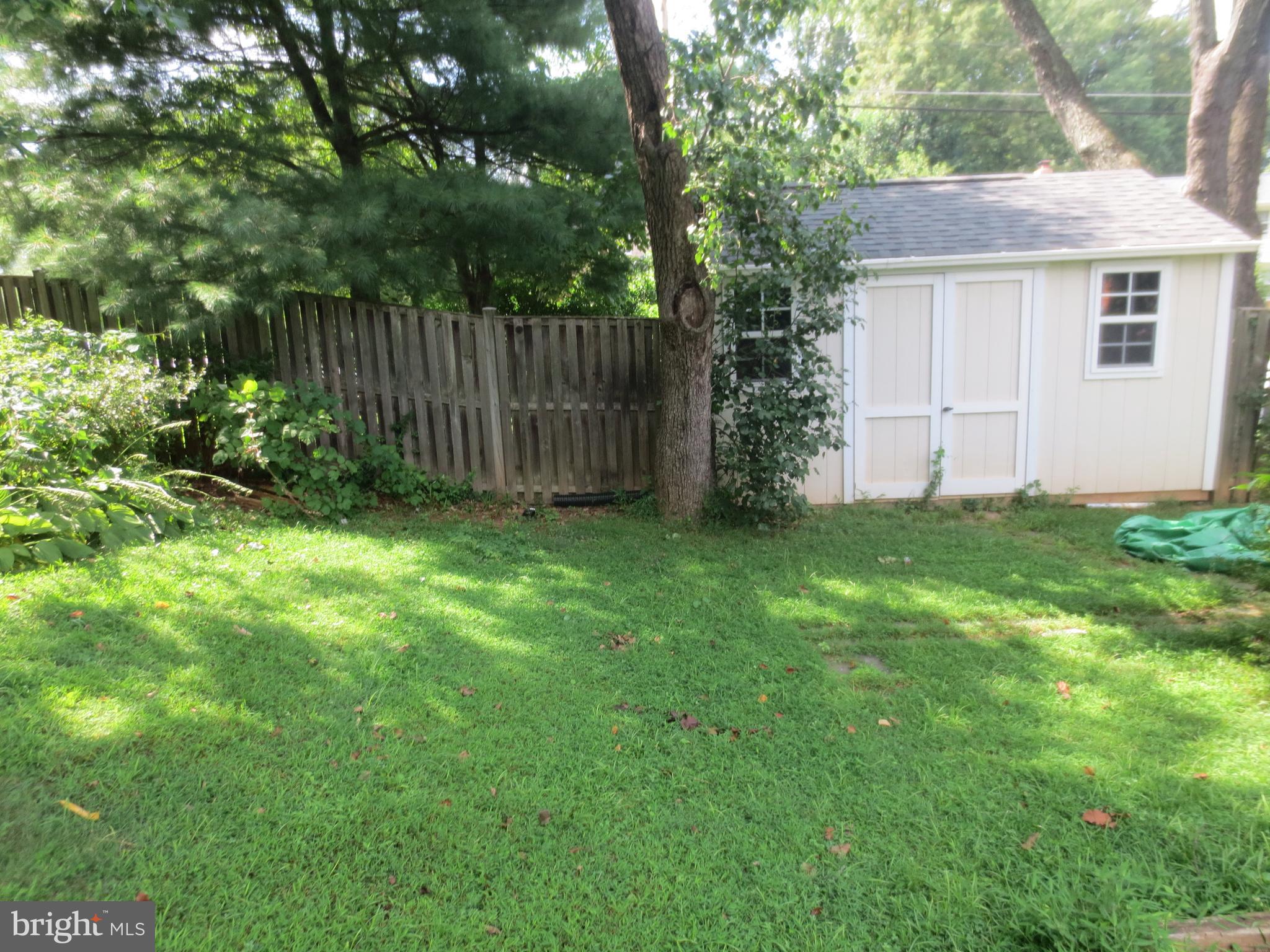 MOSBY WOODS - Residential Lease