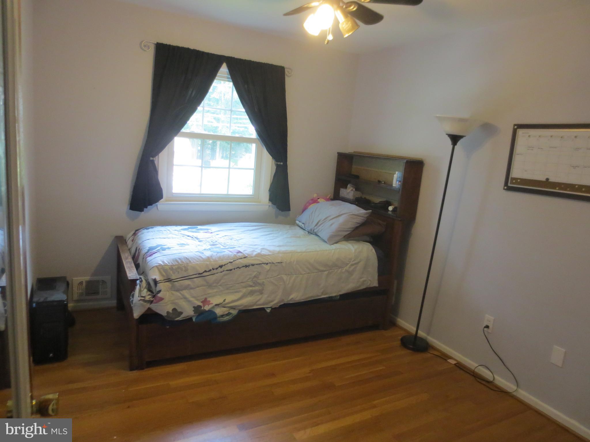 MOSBY WOODS - Residential Lease