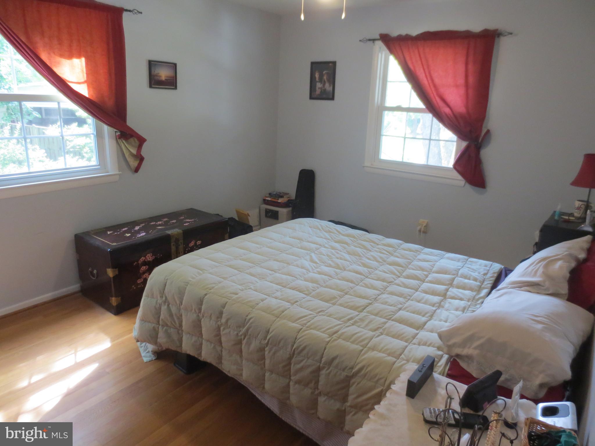 MOSBY WOODS - Residential Lease