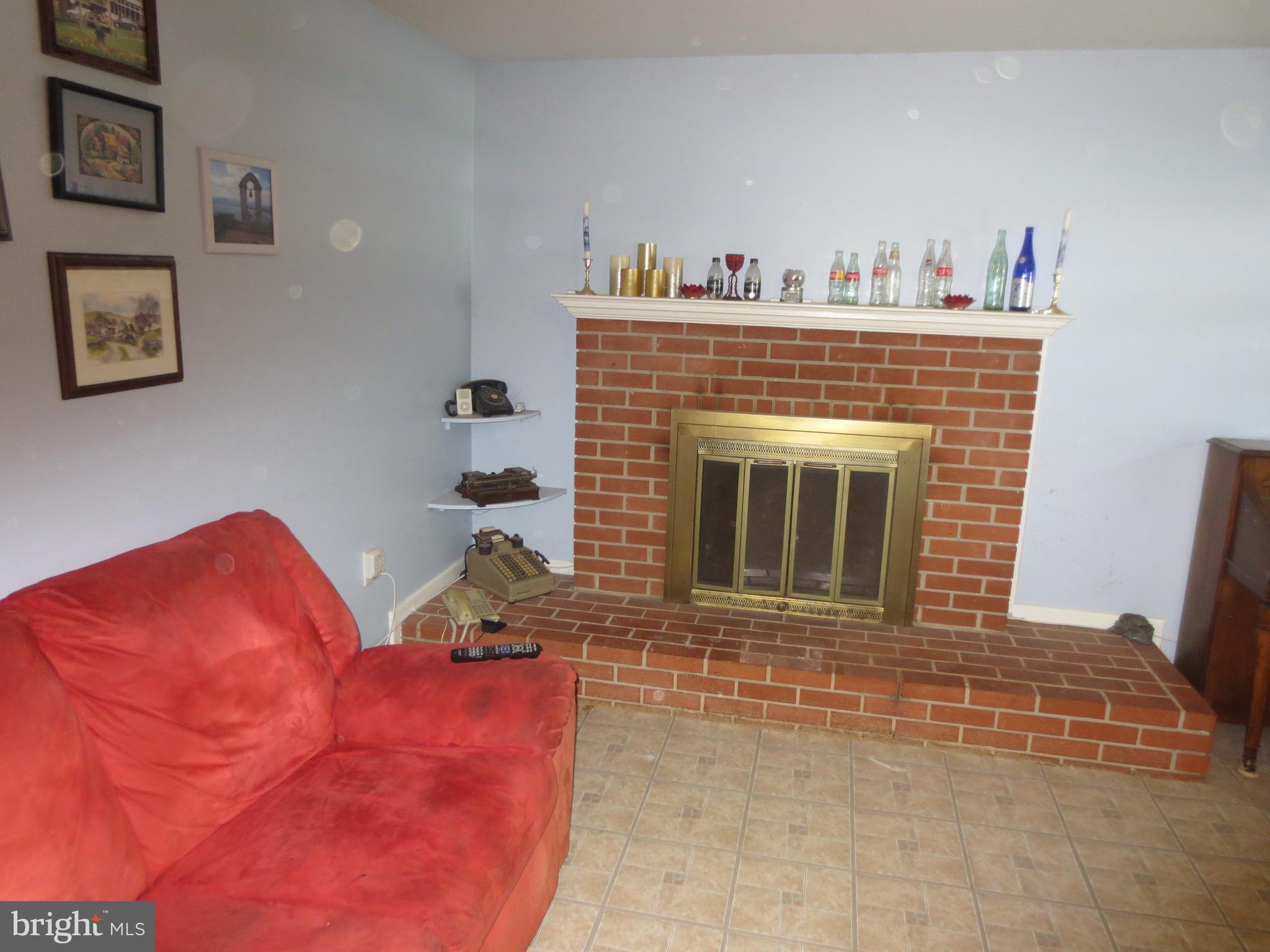 MOSBY WOODS - Residential Lease