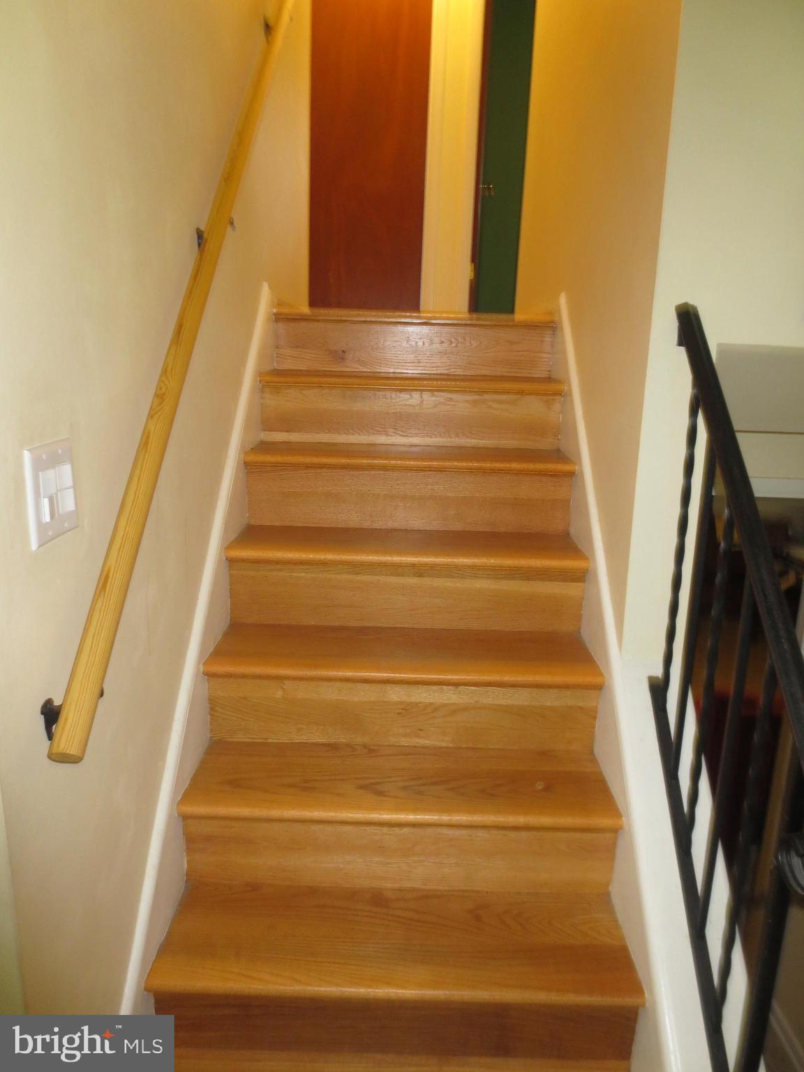 MOSBY WOODS - Residential Lease