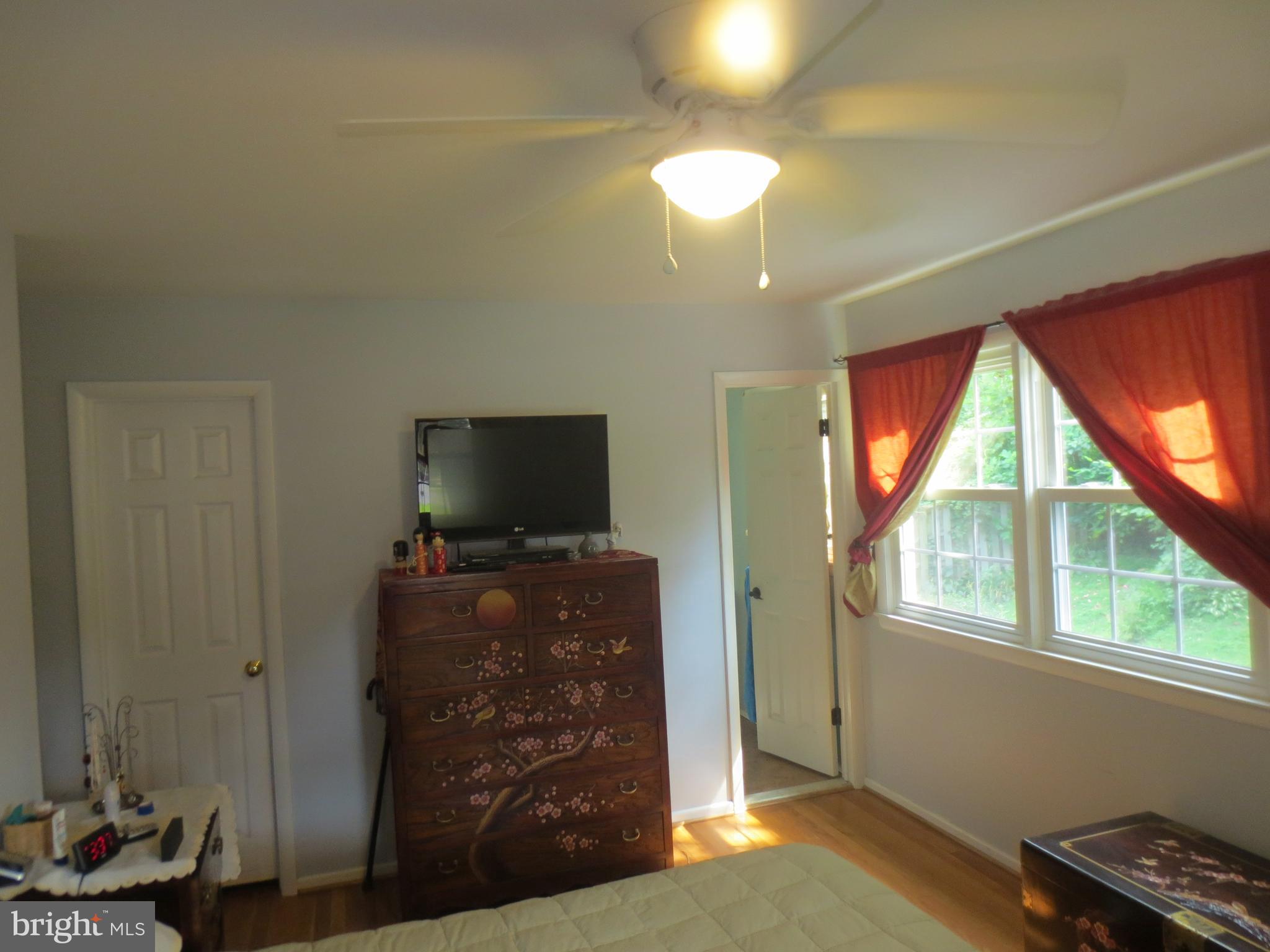 MOSBY WOODS - Residential Lease