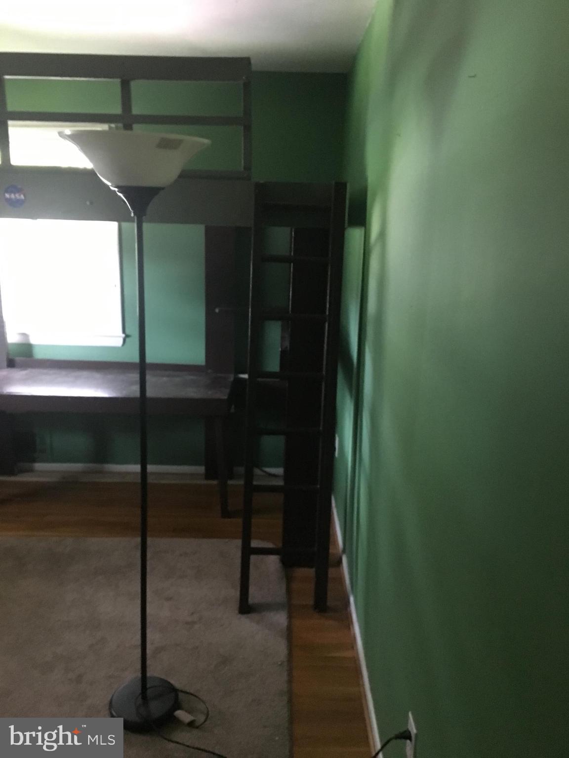 MOSBY WOODS - Residential Lease