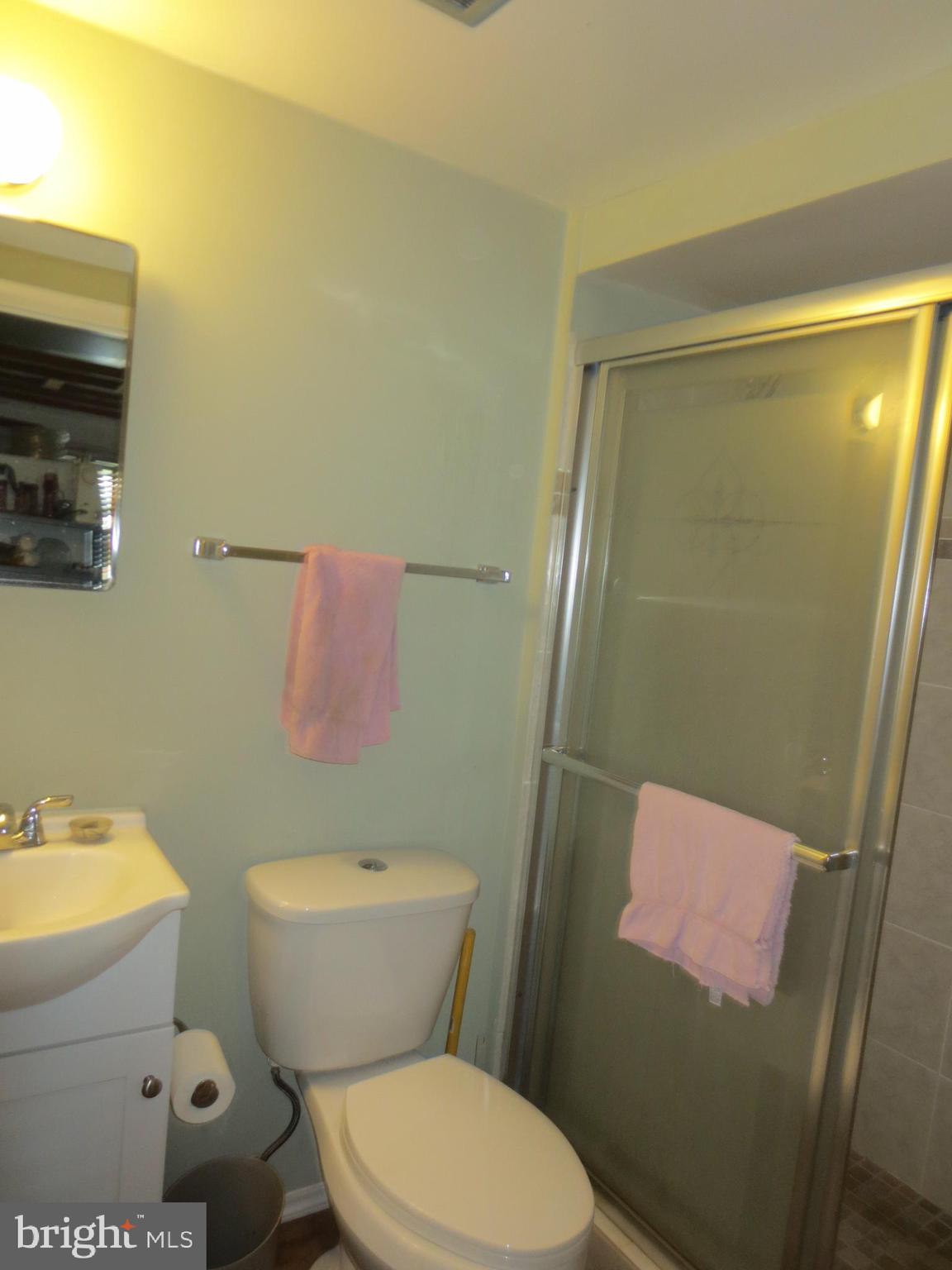 MOSBY WOODS - Residential Lease