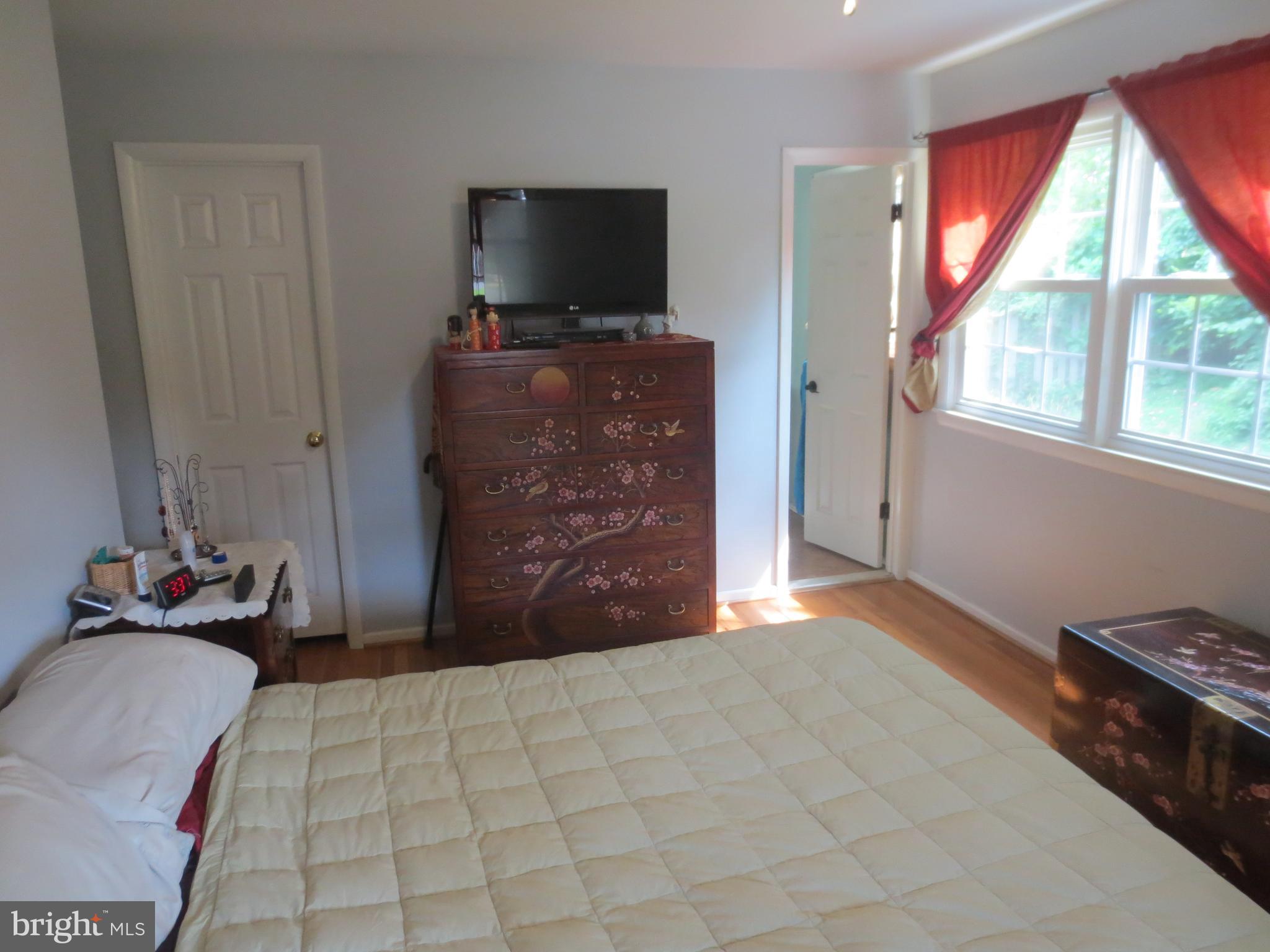 MOSBY WOODS - Residential Lease