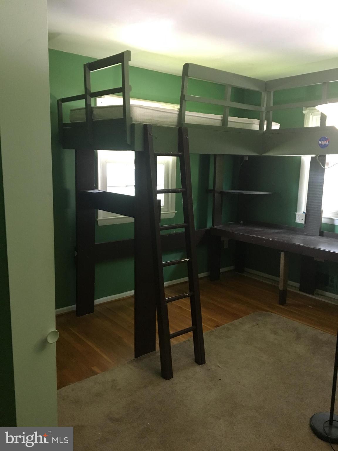 MOSBY WOODS - Residential Lease