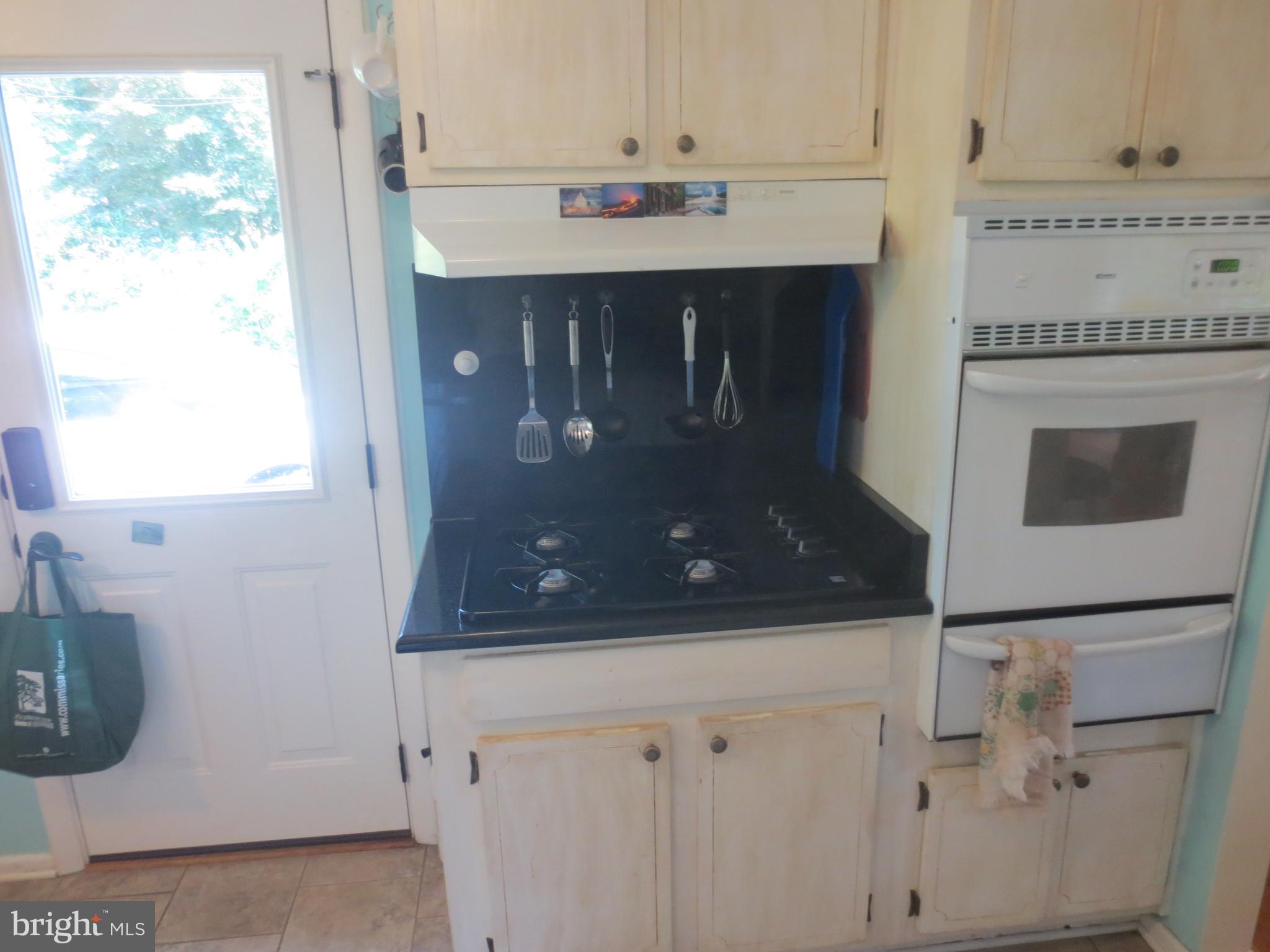 MOSBY WOODS - Residential Lease