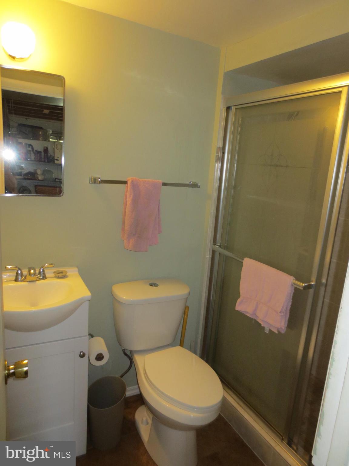 MOSBY WOODS - Residential Lease