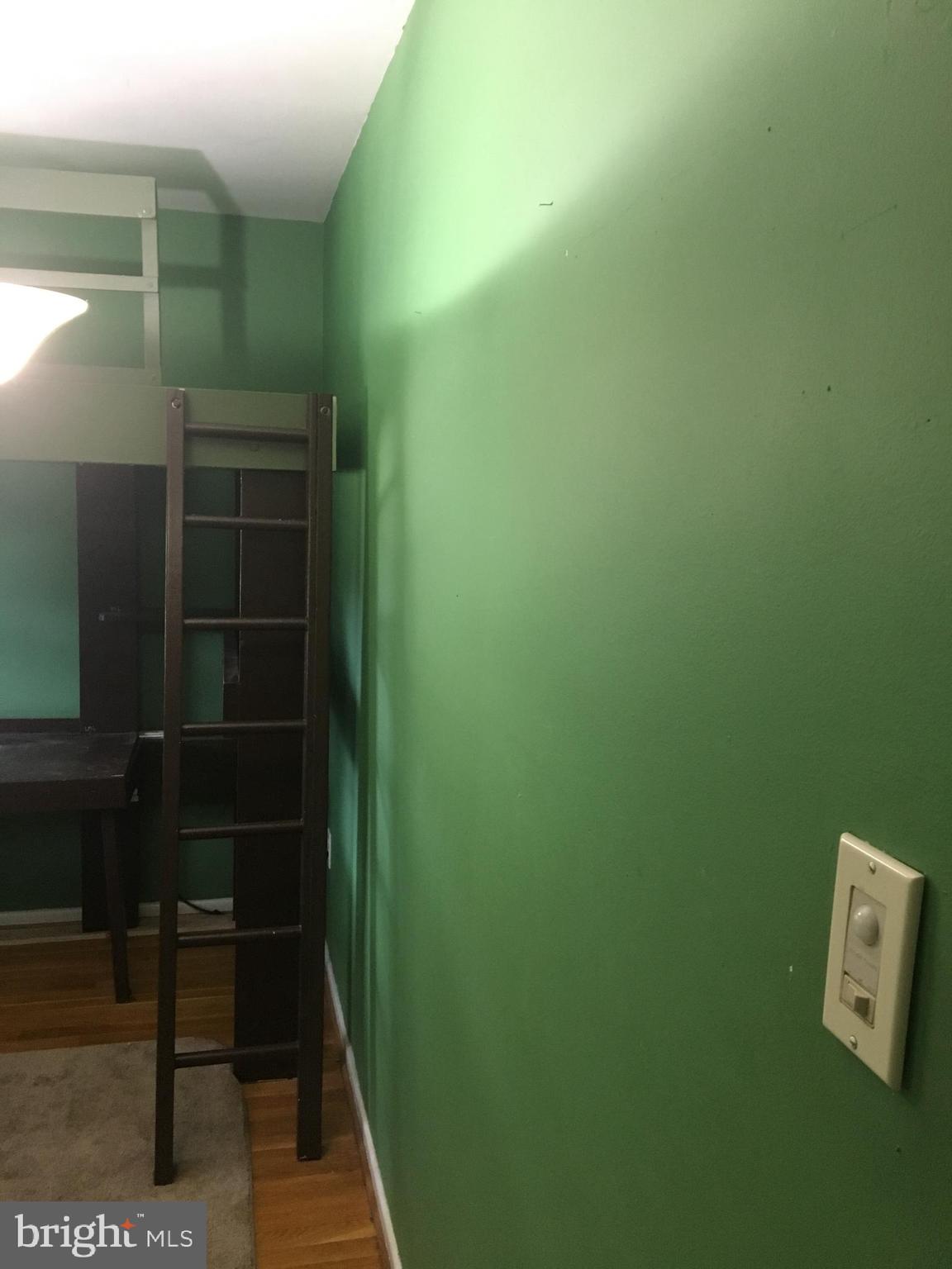 MOSBY WOODS - Residential Lease