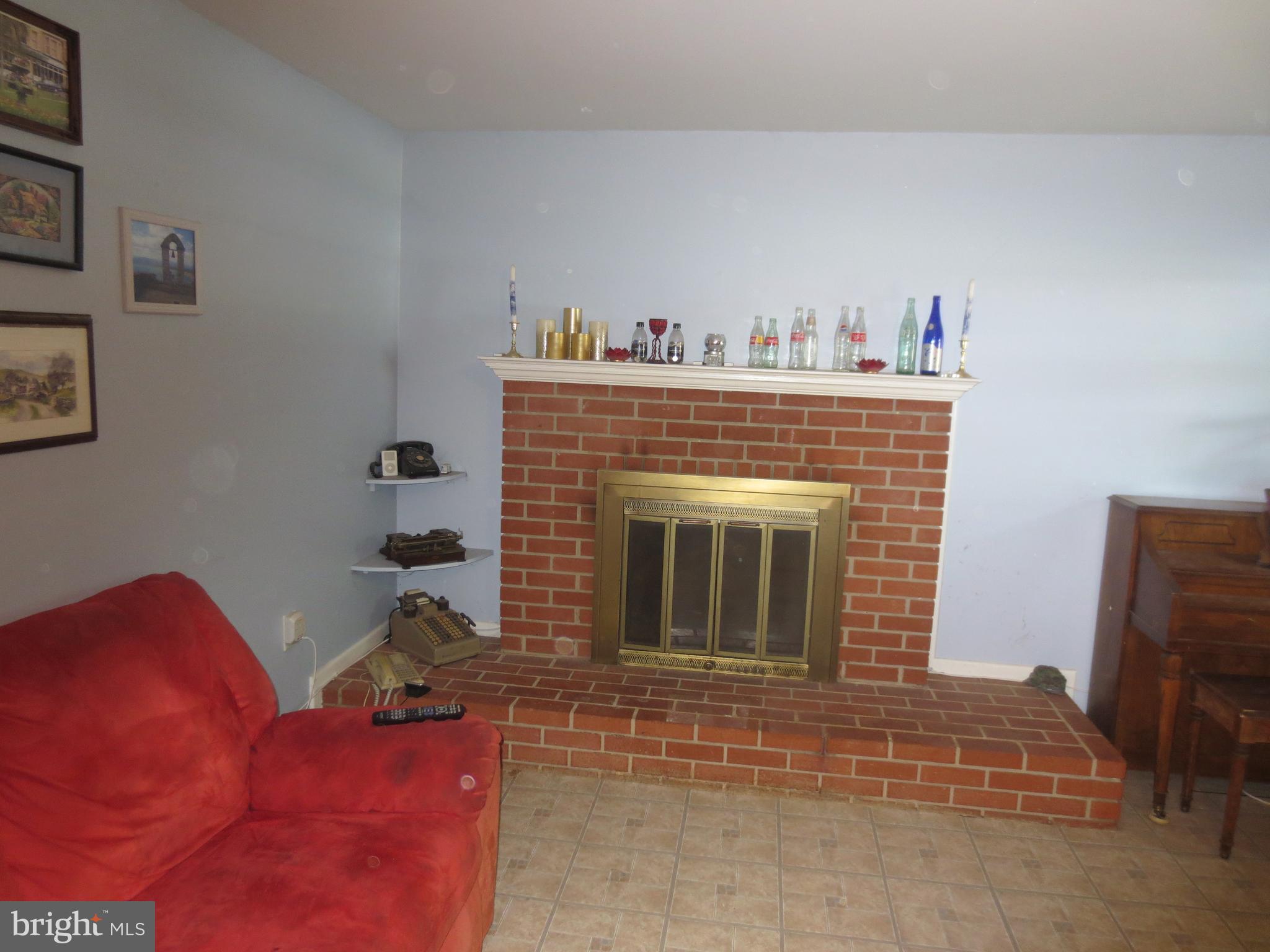 MOSBY WOODS - Residential Lease