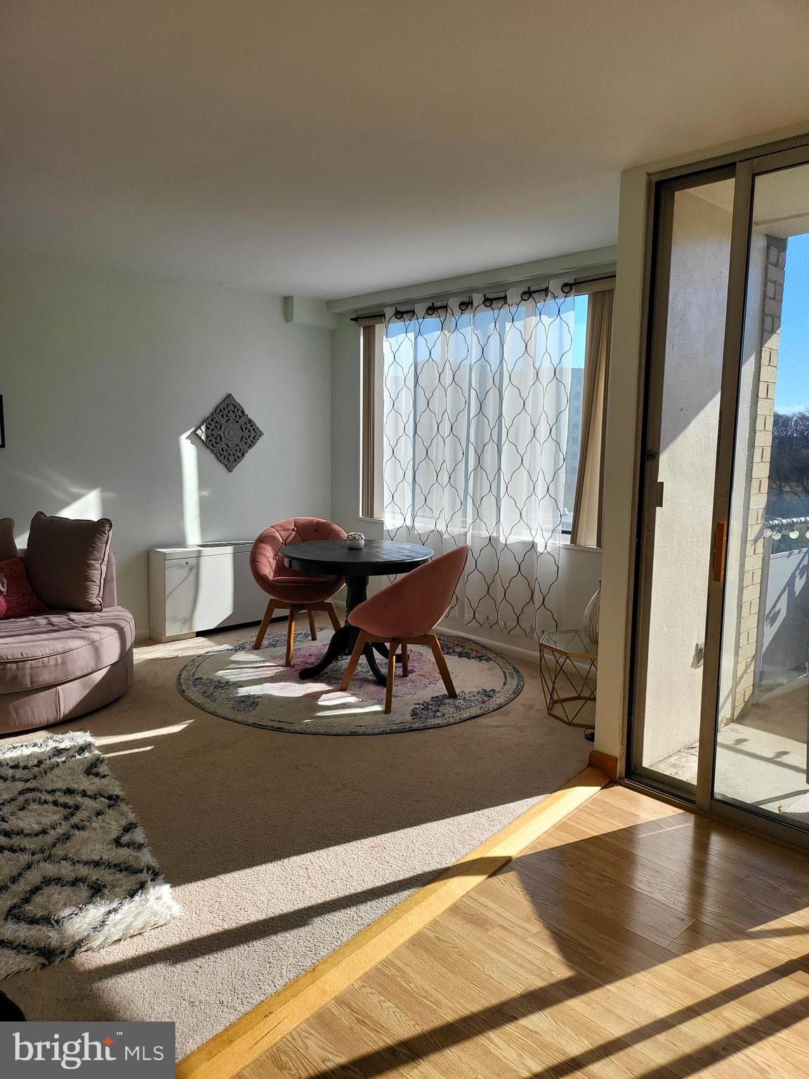 RIVER TOWERS - Residential