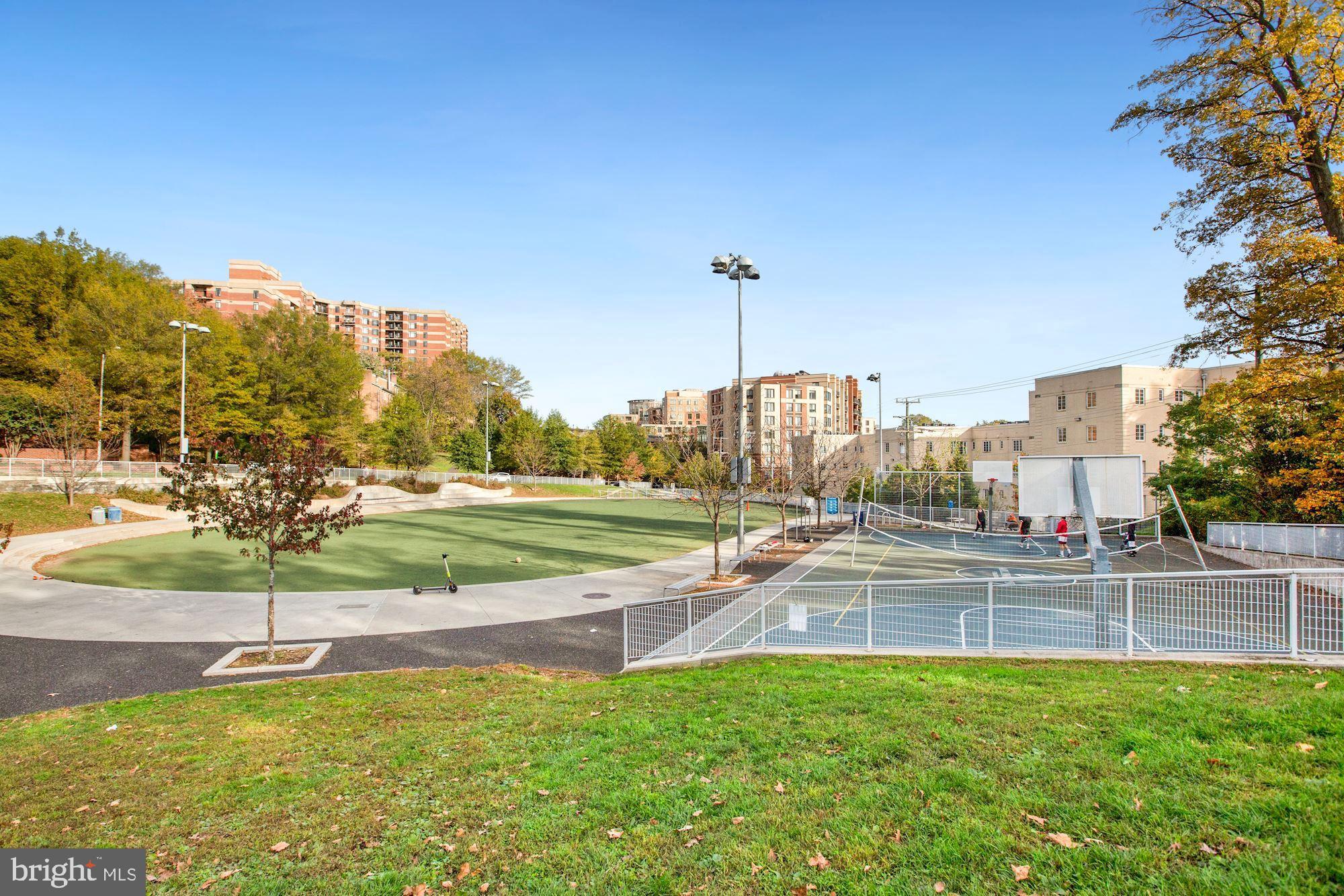 1418 N RHODES STREET B420