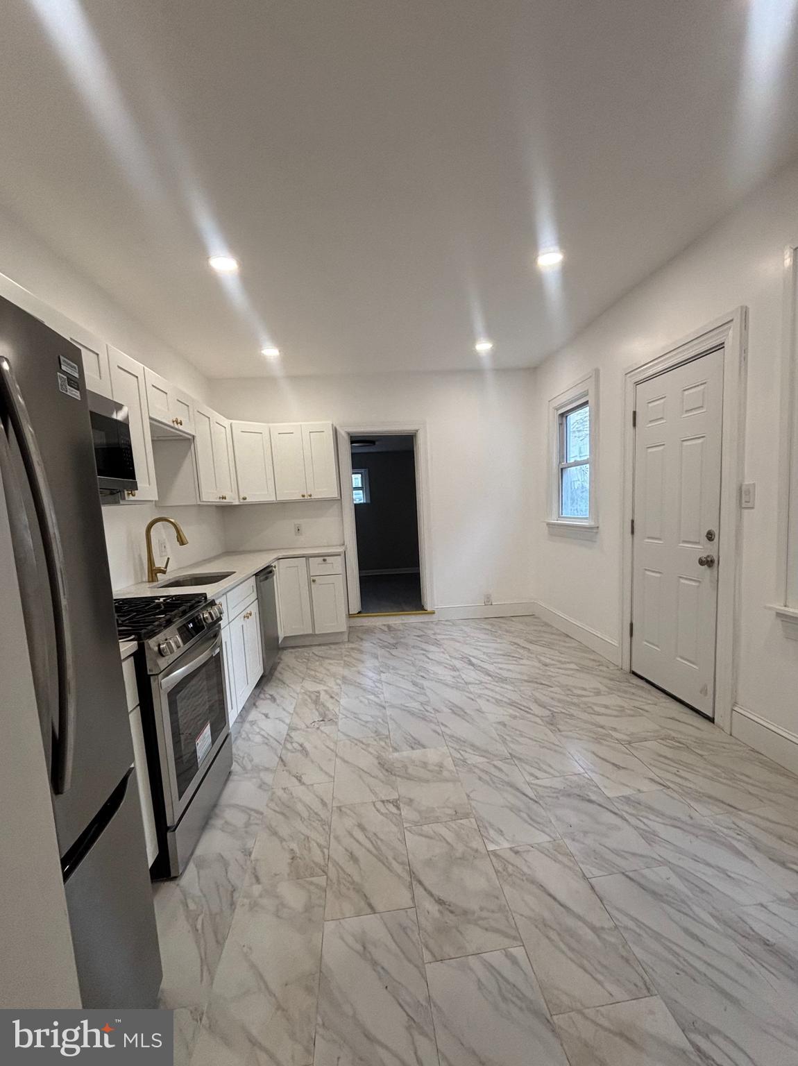 LANCASTER - Residential Lease