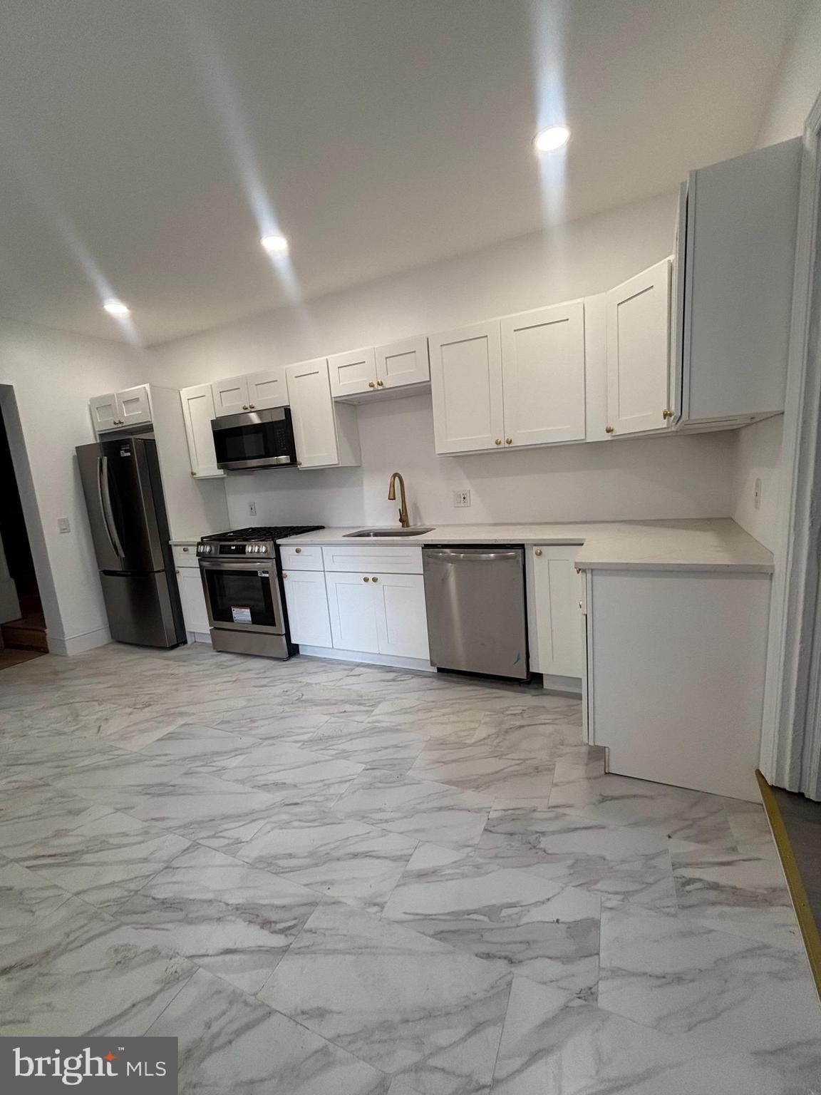 LANCASTER - Residential Lease