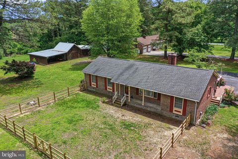 Homes For Sale - 31 Bunker Hill Road Rd<br/> Richmond County, FARNHAM, VA 22460