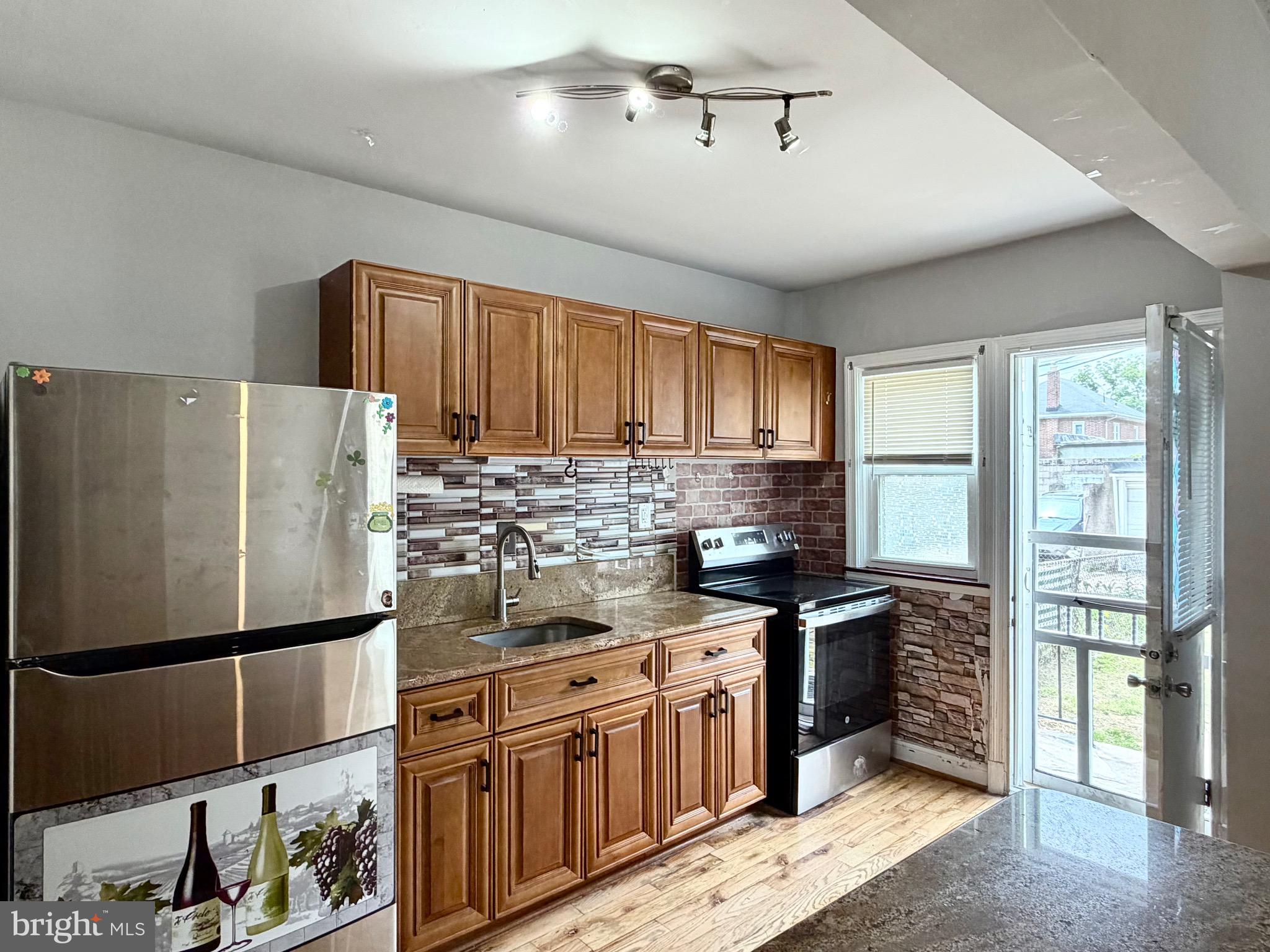 WEST RIDGE - Residential