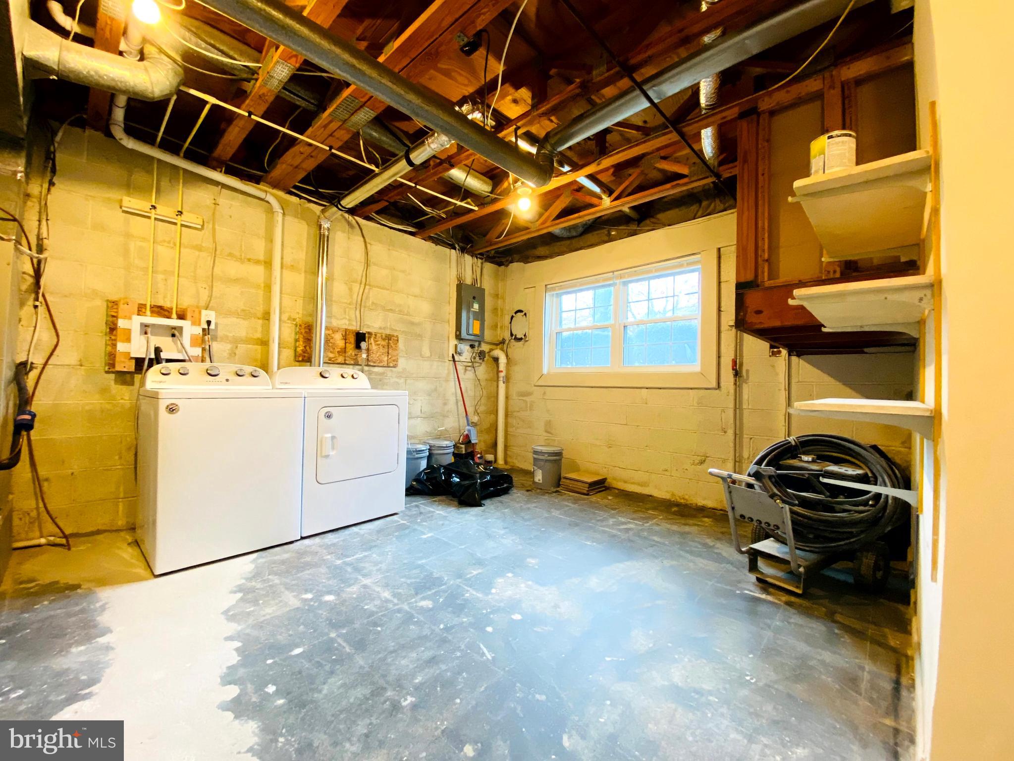 QUEEN ANNE VILLAGE - Residential Lease