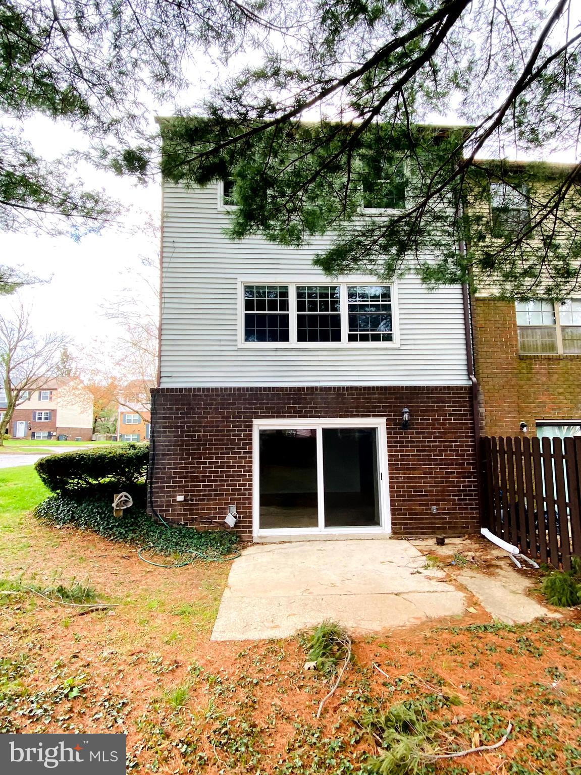 QUEEN ANNE VILLAGE - Residential Lease